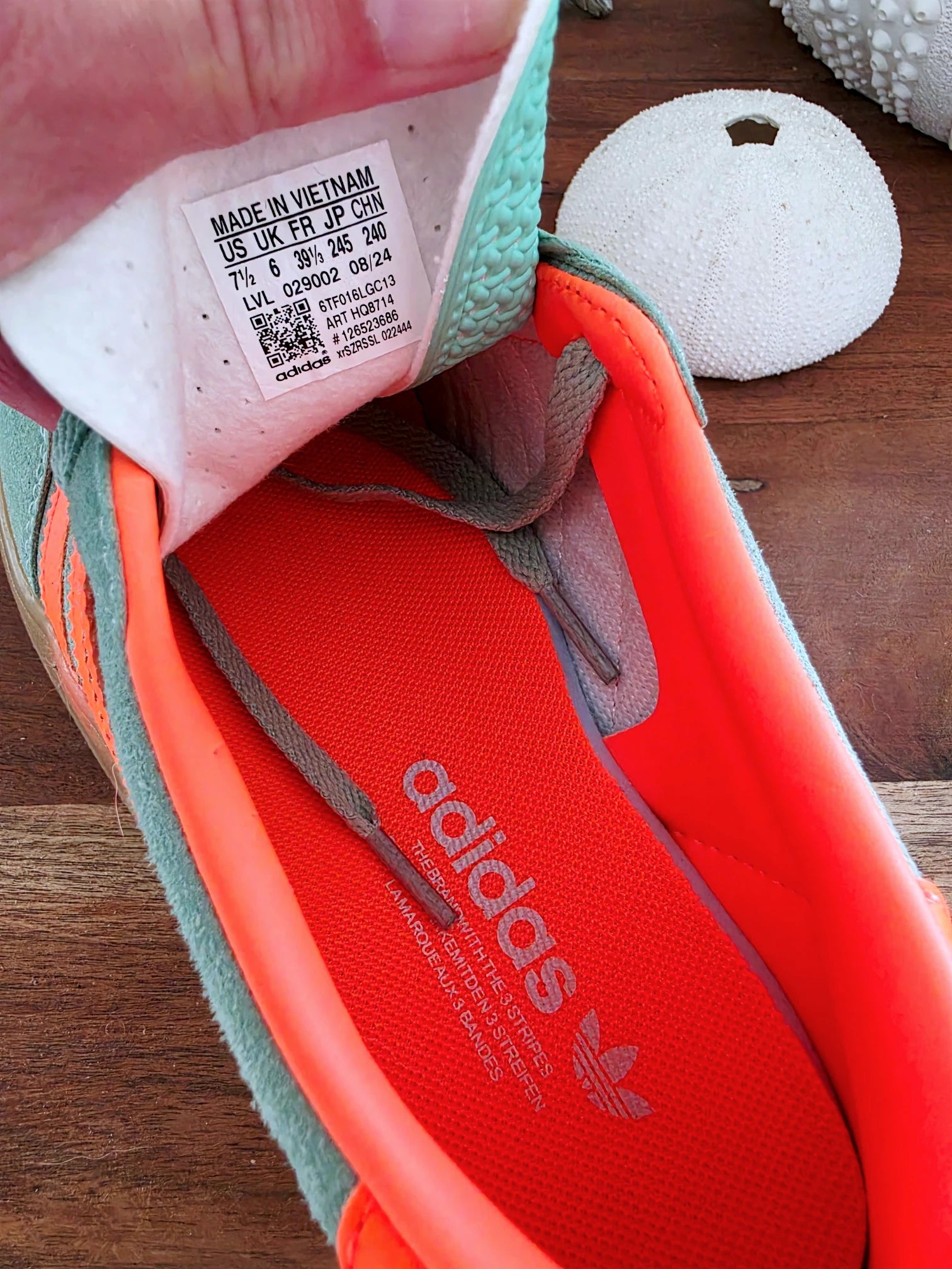 Baskets gazelle Indoor vert d'eau et orange fluo - 𝐌𝐚𝐫𝐢𝐧𝐚𝟒𝟒𝐟𝐚𝐦𝐢𝐥𝐲