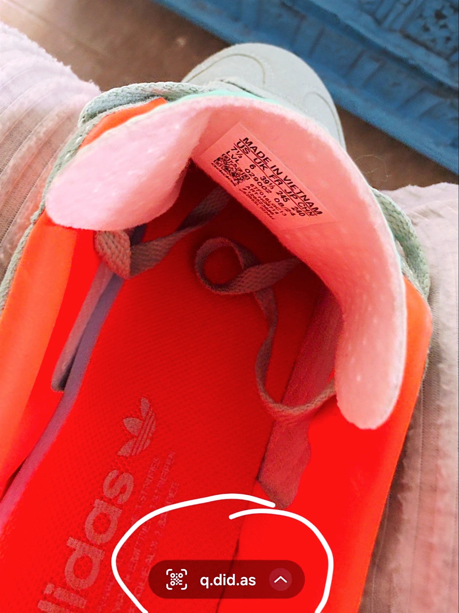 Baskets gazelle Indoor vert d'eau et orange fluo - 𝐌𝐚𝐫𝐢𝐧𝐚𝟒𝟒𝐟𝐚𝐦𝐢𝐥𝐲