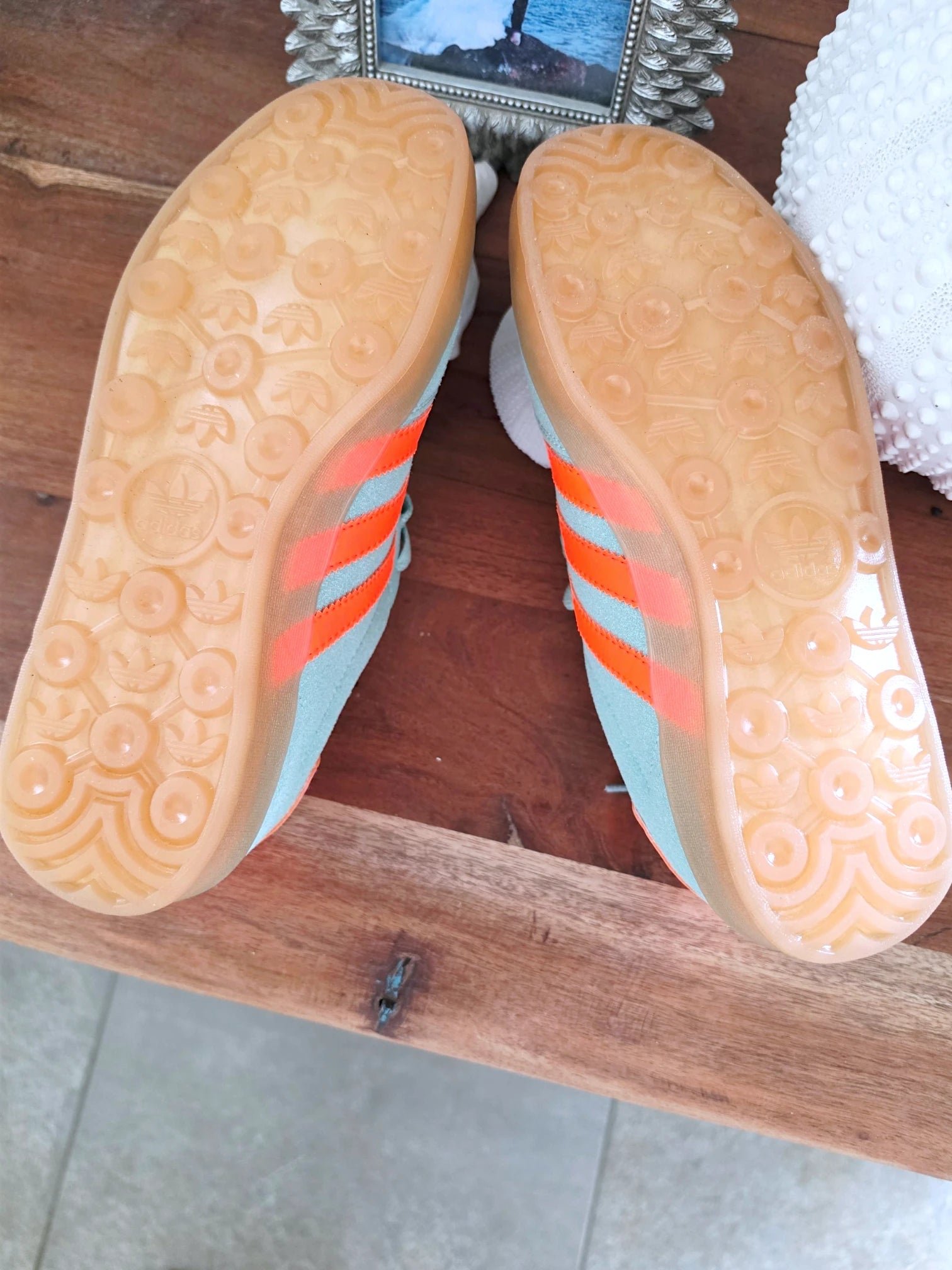 Baskets gazelle Indoor vert d'eau et orange fluo - 𝐌𝐚𝐫𝐢𝐧𝐚𝟒𝟒𝐟𝐚𝐦𝐢𝐥𝐲