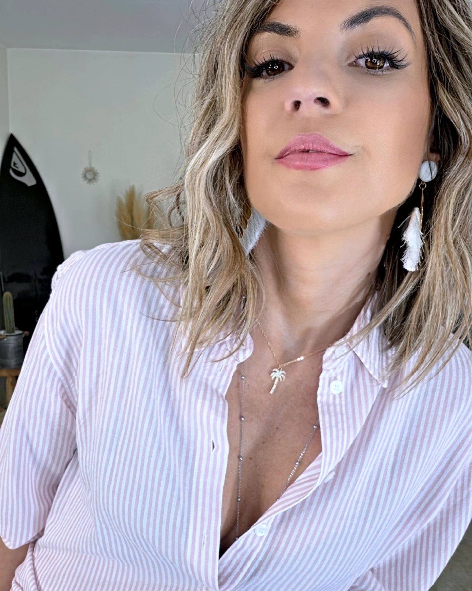 Chemise rayée rose à inscription au dos