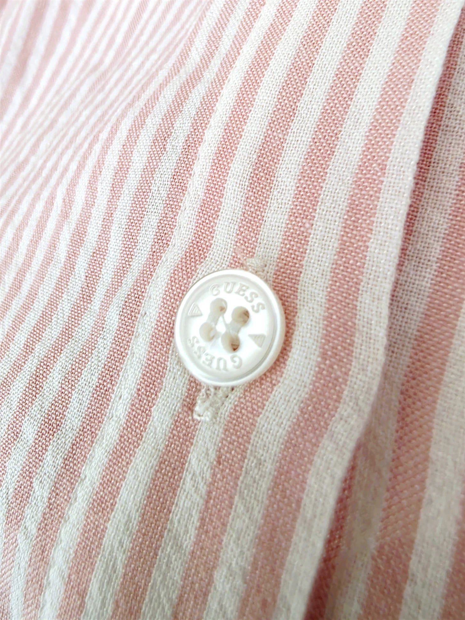 Chemise rayée rose à inscription au dos