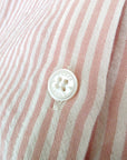 Chemise rayée rose à inscription au dos
