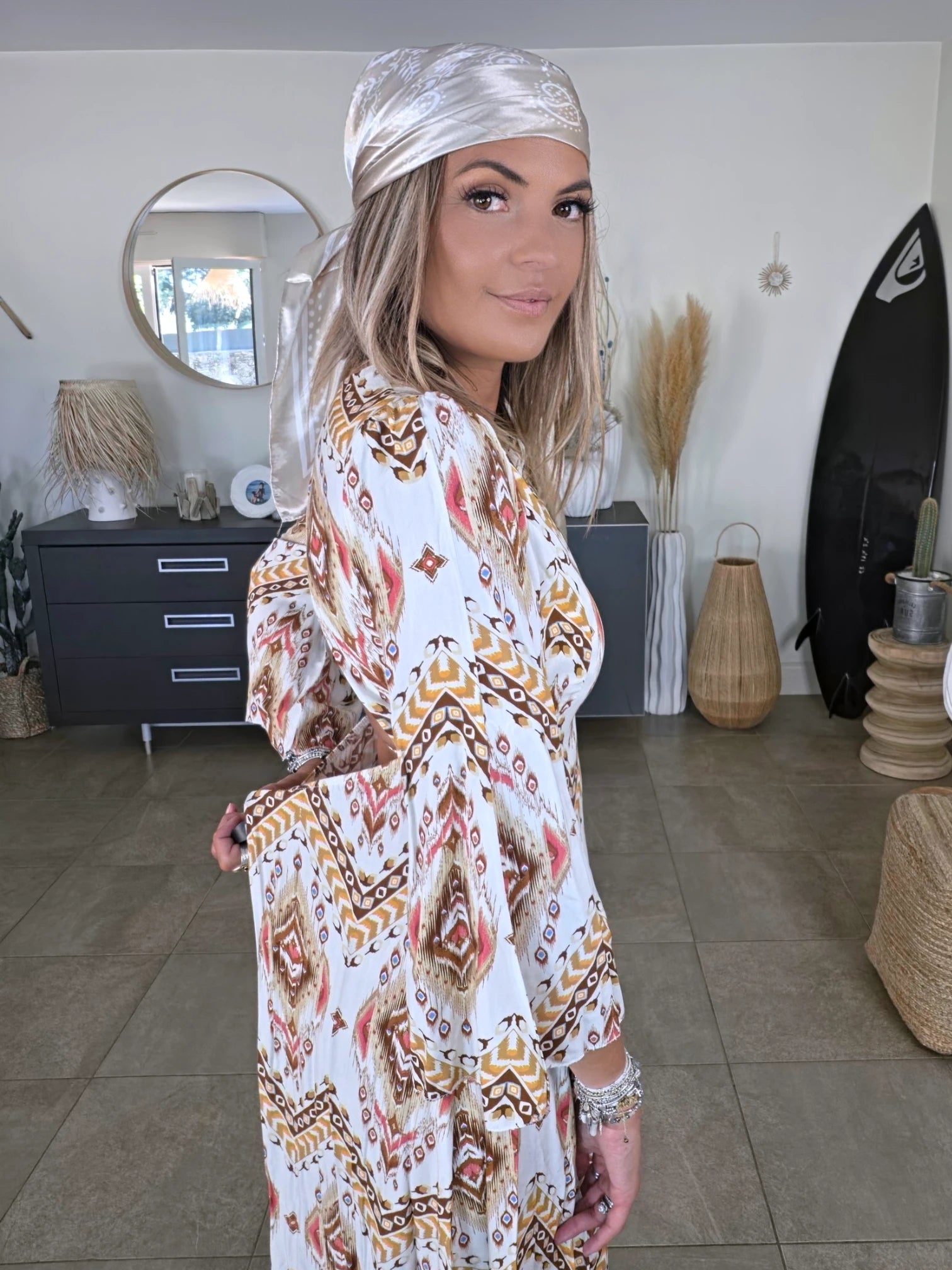 Robe africa à dos ouvert