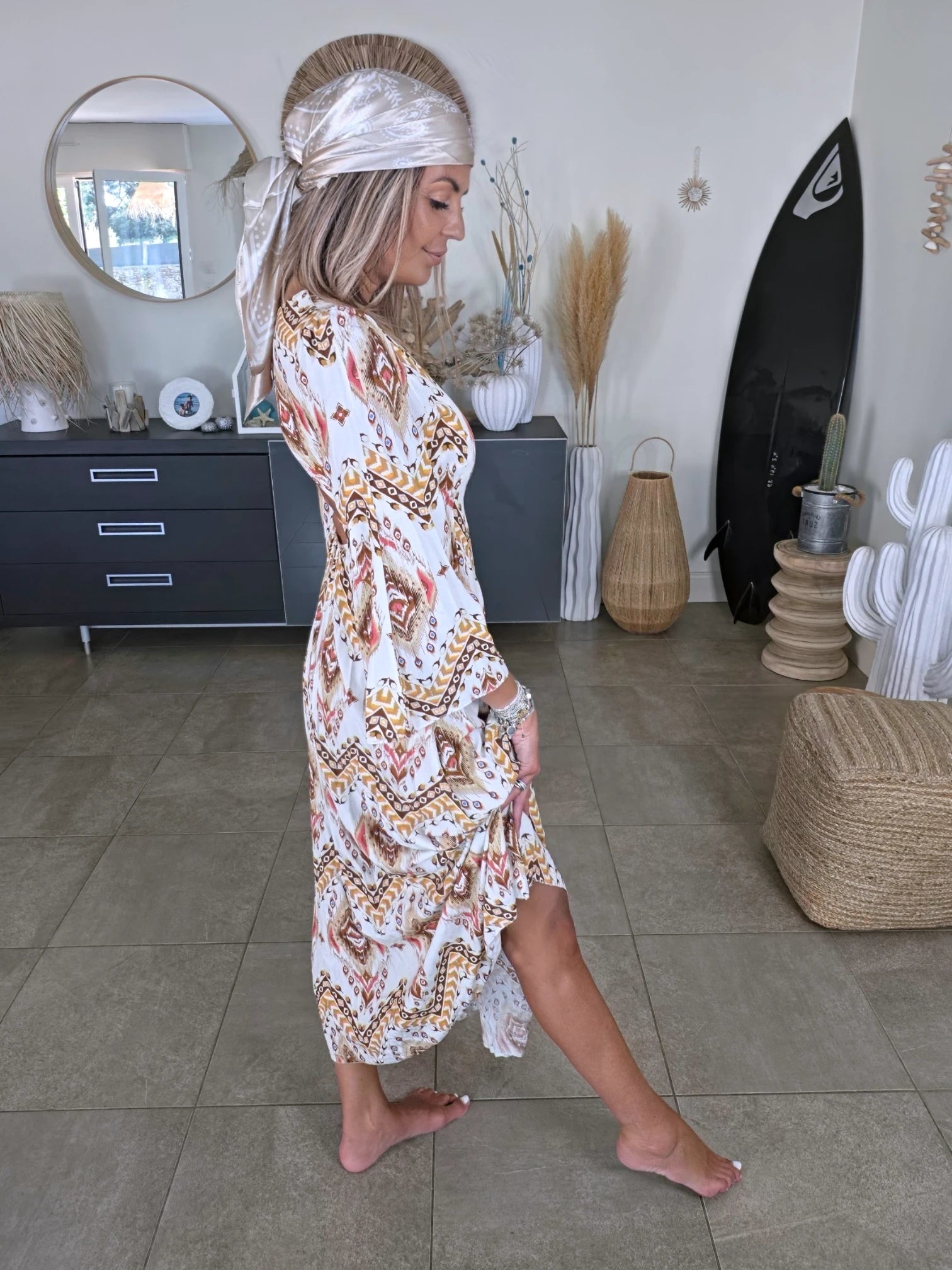 Robe africa à dos ouvert