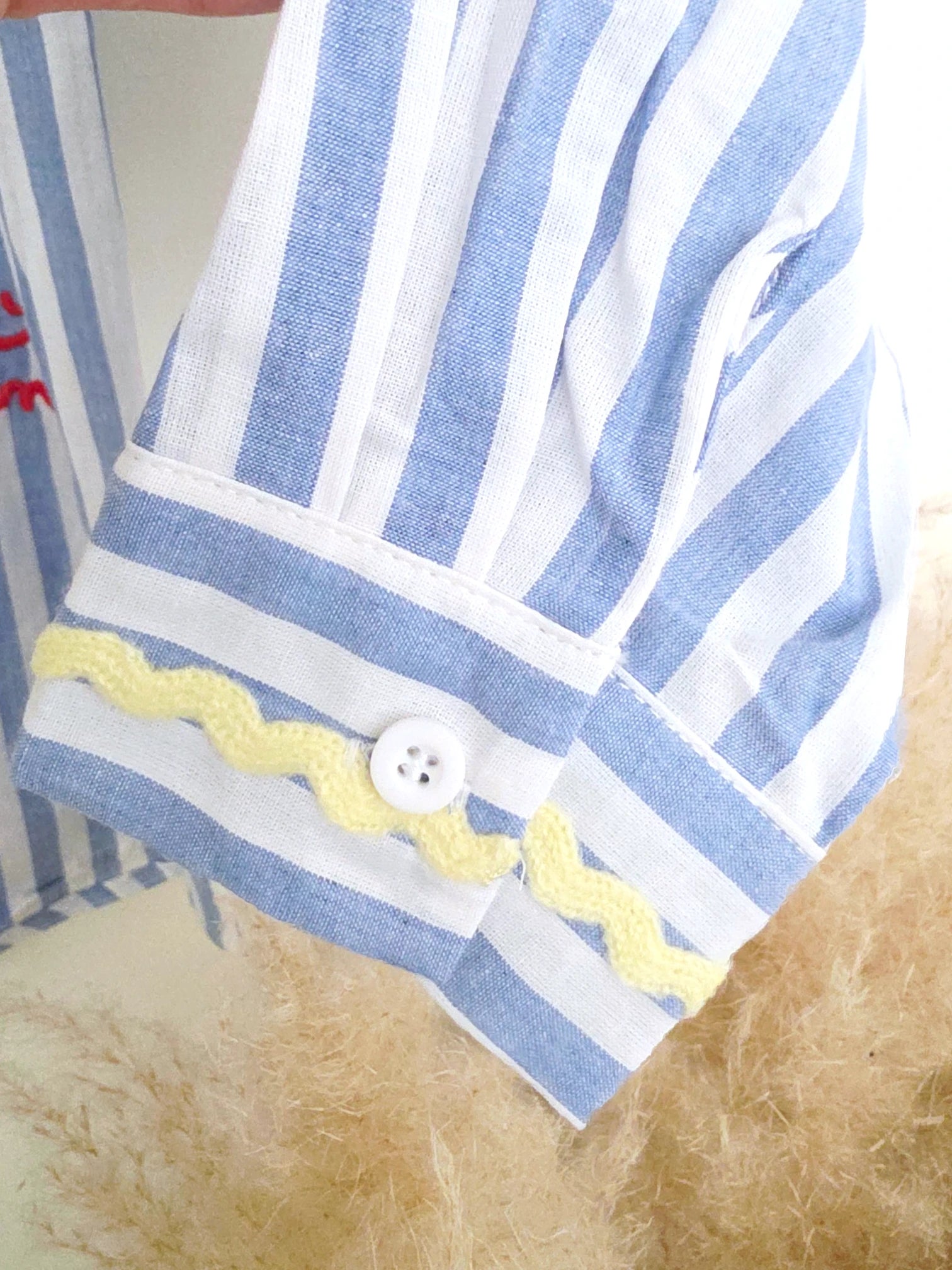Chemise coton à rayures et broderies