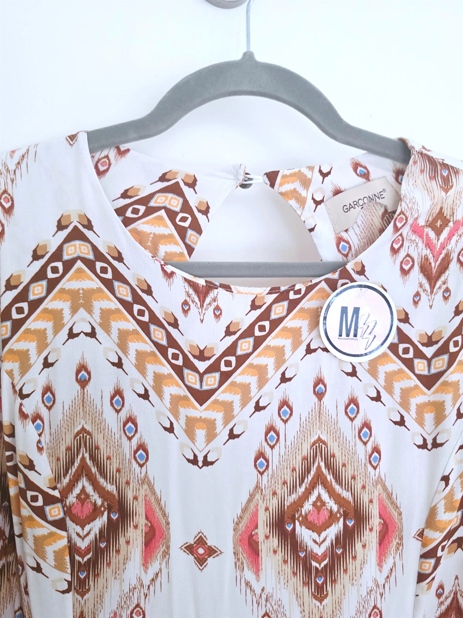 Robe africa à dos ouvert