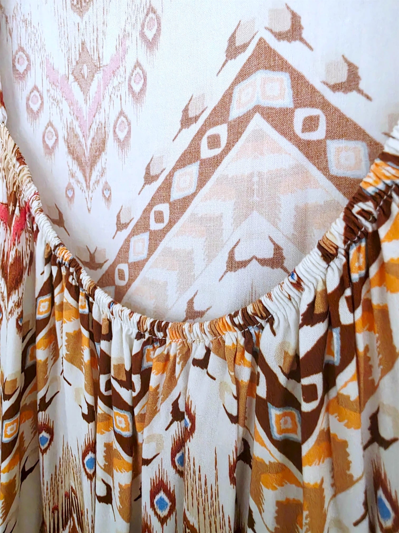 Robe africa à dos ouvert