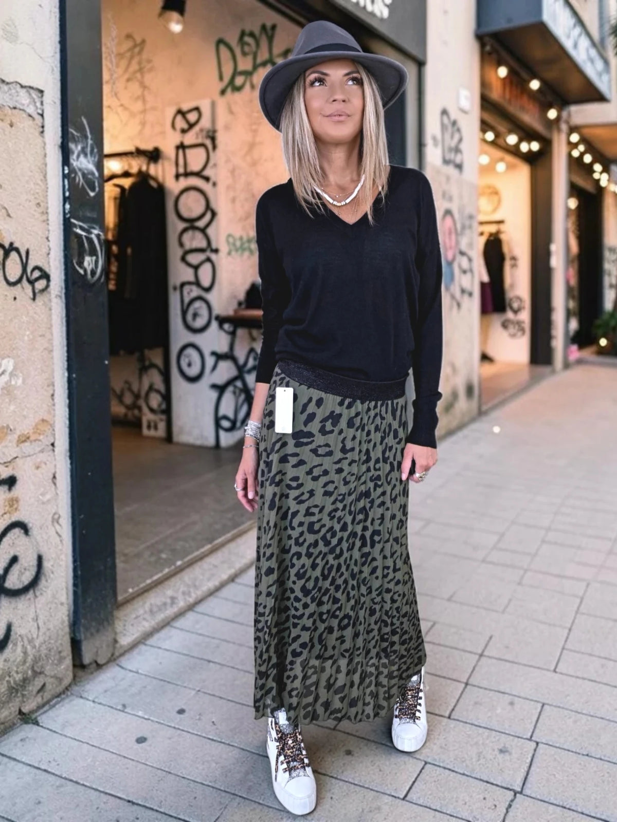 Pull noir inscription dos amour en rouge - 𝐌𝐚𝐫𝐢𝐧𝐚𝟒𝟒𝐟𝐚𝐦𝐢𝐥𝐲