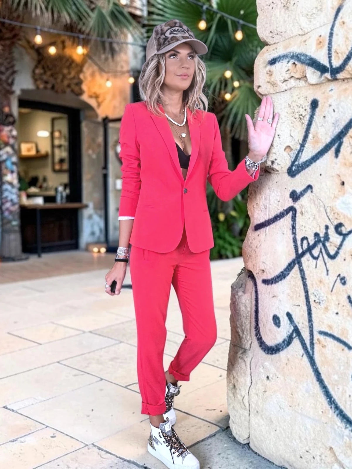 Pantalon chic rouge vif - 𝐌𝐚𝐫𝐢𝐧𝐚𝟒𝟒𝐟𝐚𝐦𝐢𝐥𝐲