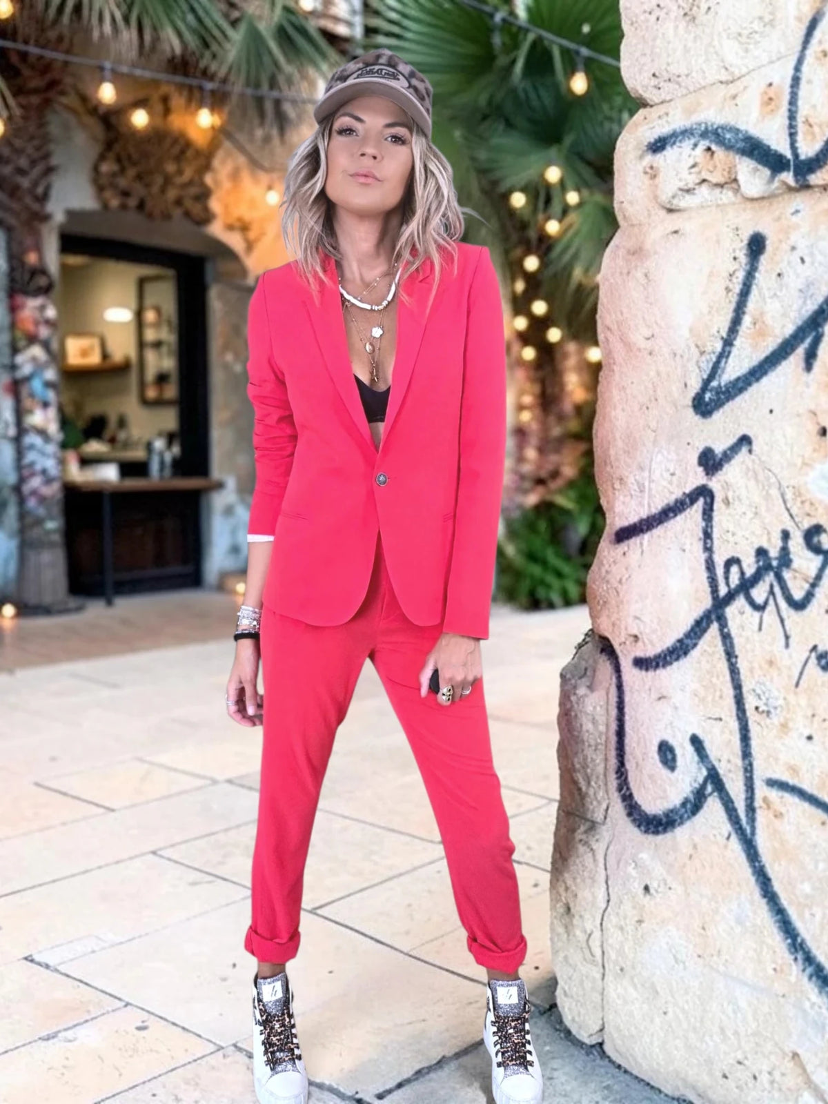 Veste cintrée rouge vif - 𝐌𝐚𝐫𝐢𝐧𝐚𝟒𝟒𝐟𝐚𝐦𝐢𝐥𝐲