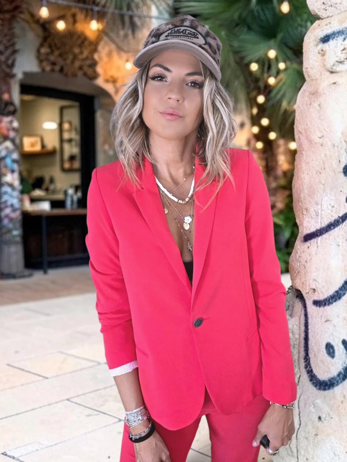 Veste cintrée rouge vif - 𝐌𝐚𝐫𝐢𝐧𝐚𝟒𝟒𝐟𝐚𝐦𝐢𝐥𝐲