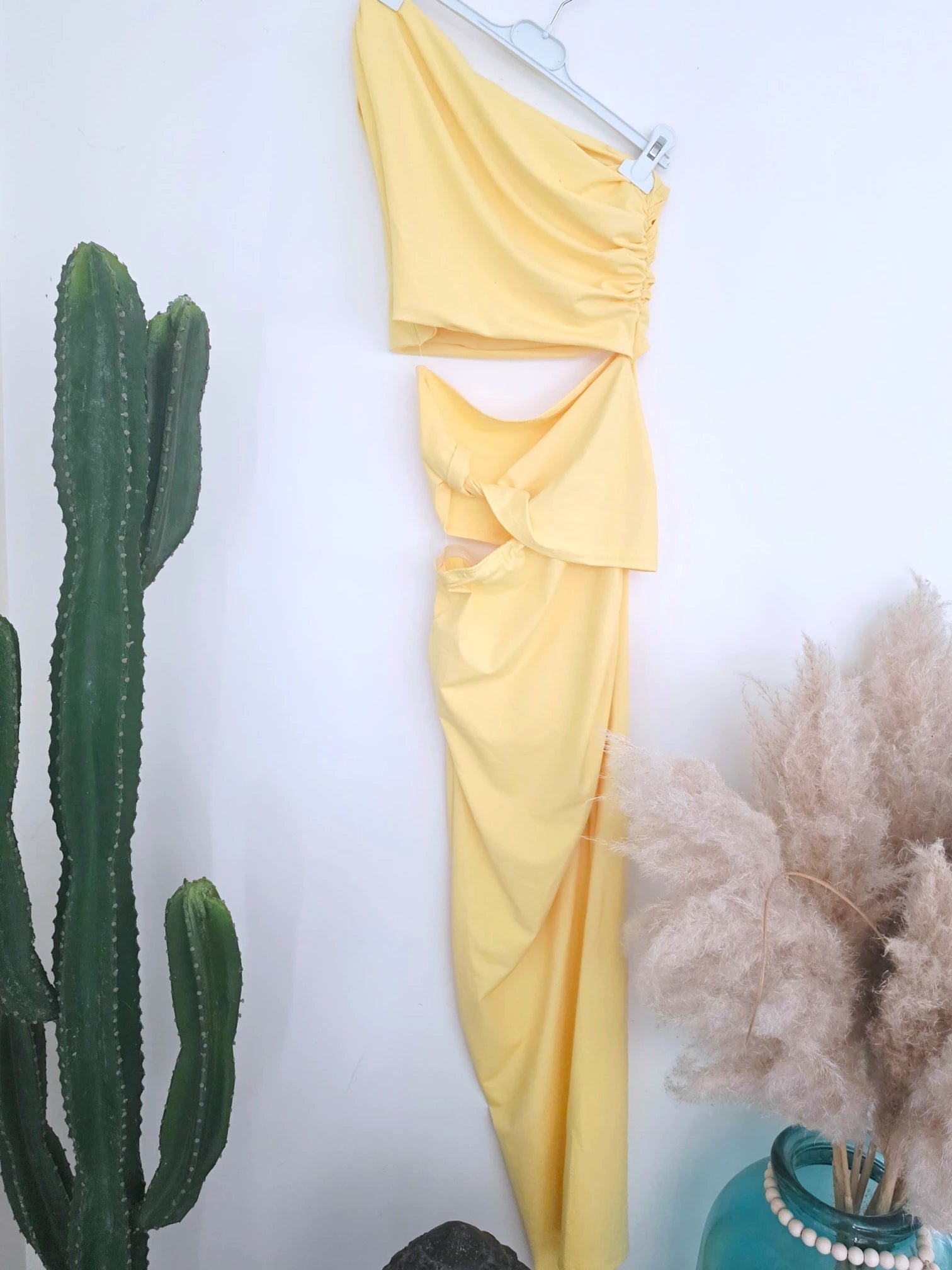 Robe asymétrique jaune
