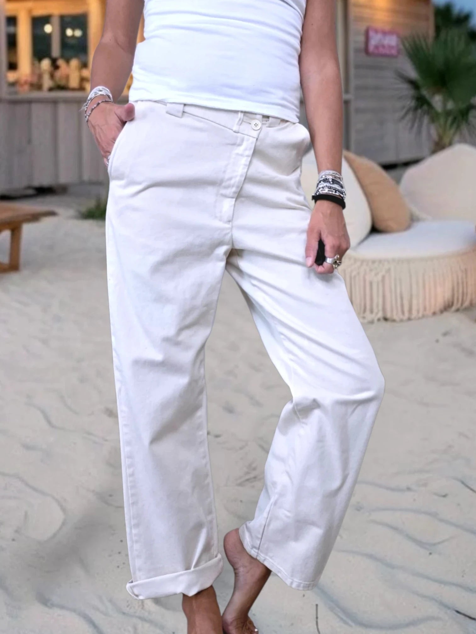 Pantalon écru taille asymétrique