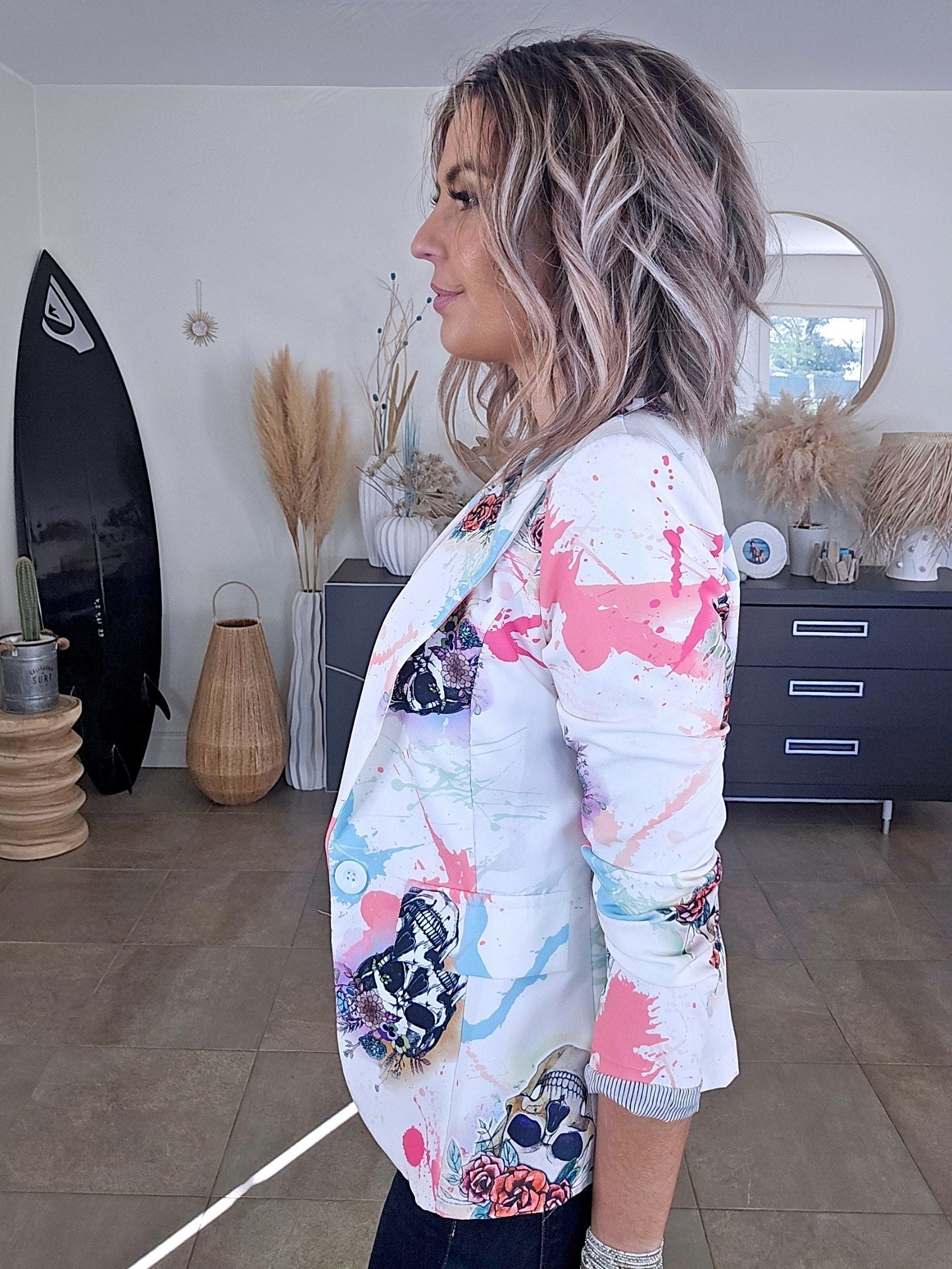Veste blanche cintrée à imprimé skull - 𝐌𝐚𝐫𝐢𝐧𝐚𝟒𝟒𝐟𝐚𝐦𝐢𝐥𝐲