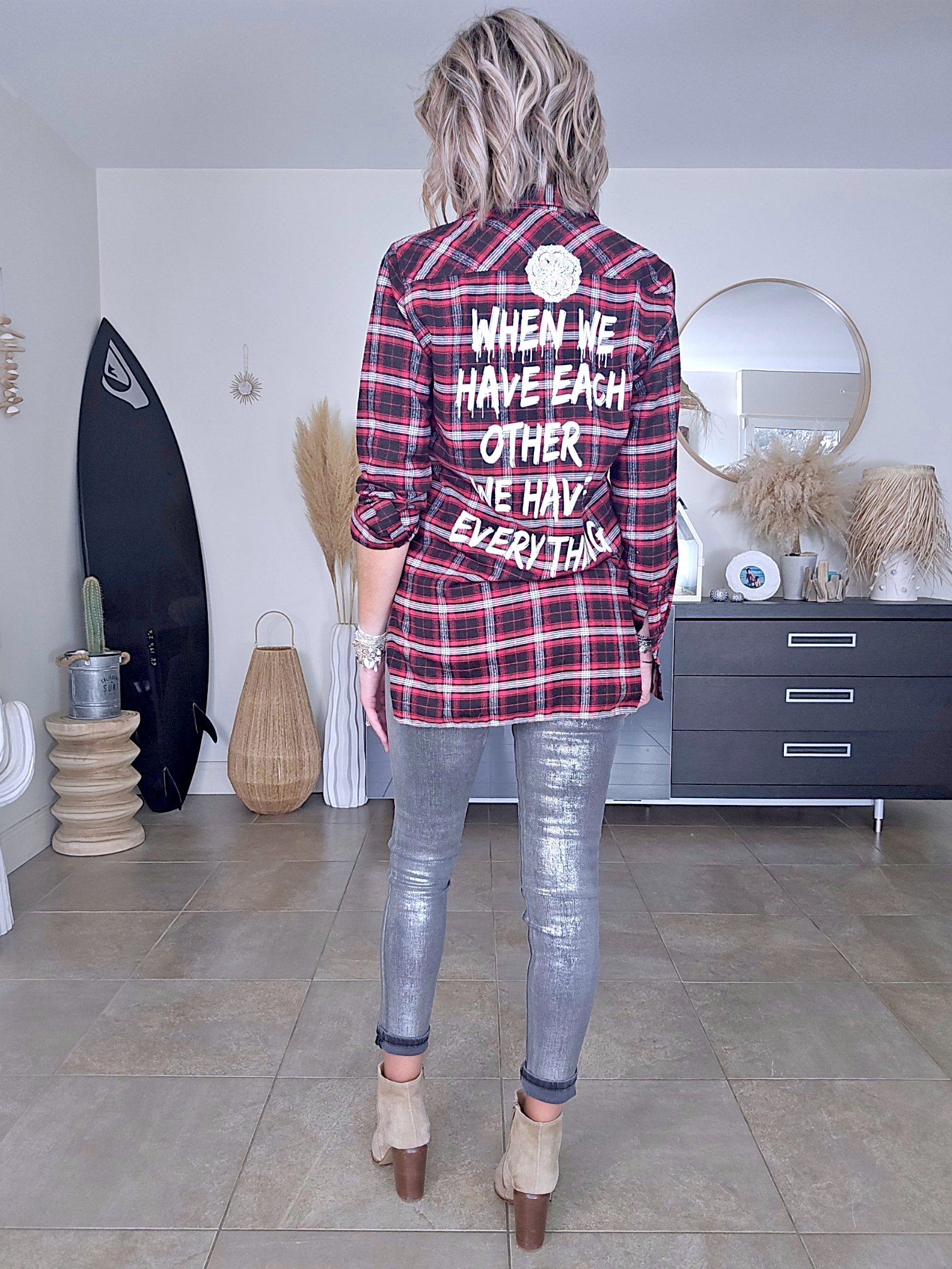 Chemise tunique à inscriptions au dos - 𝐌𝐚𝐫𝐢𝐧𝐚𝟒𝟒𝐟𝐚𝐦𝐢𝐥𝐲