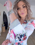 Veste blanche cintrée à imprimé skull - 𝐌𝐚𝐫𝐢𝐧𝐚𝟒𝟒𝐟𝐚𝐦𝐢𝐥𝐲