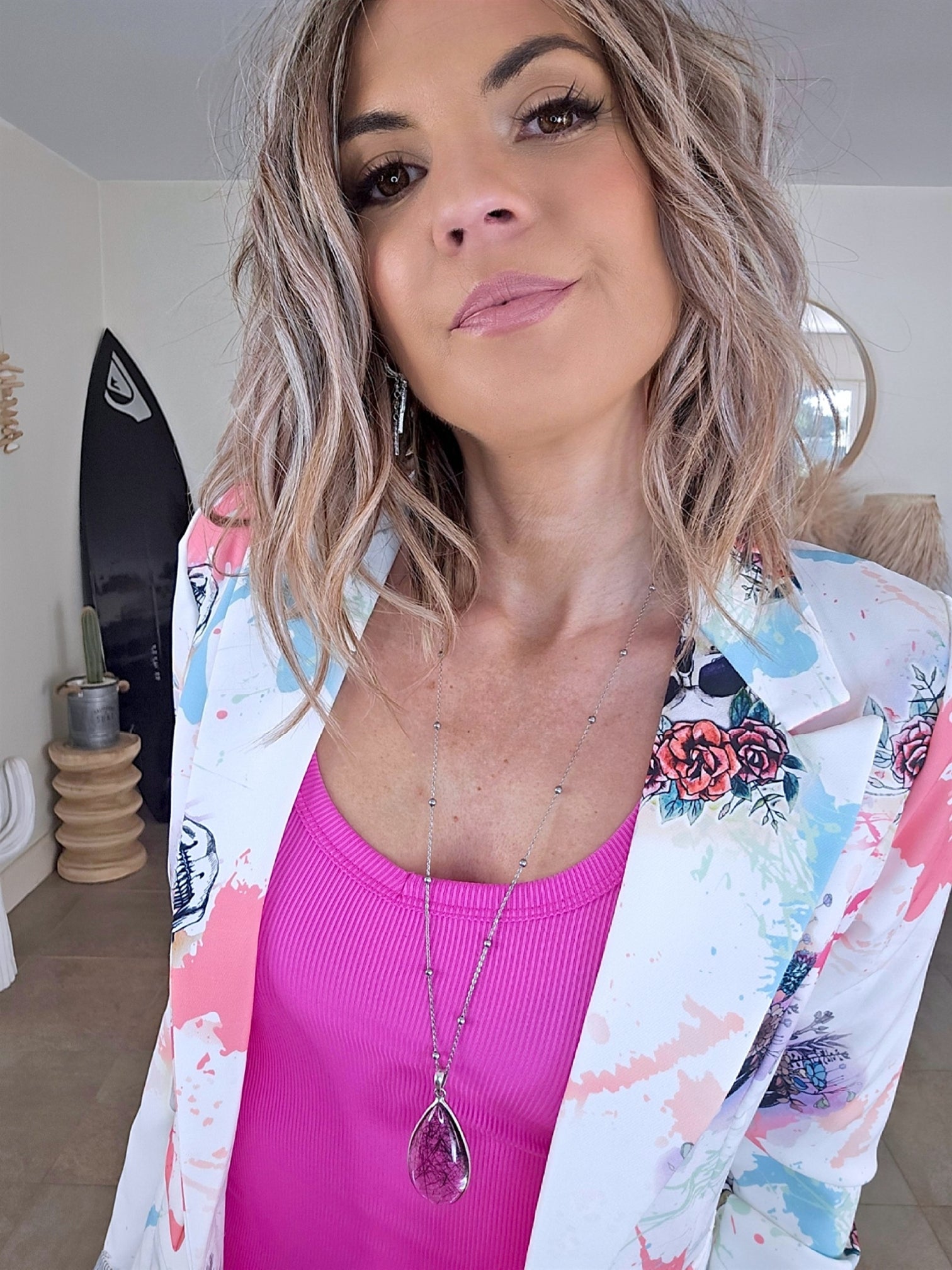 Veste blanche cintrée à imprimé skull - 𝐌𝐚𝐫𝐢𝐧𝐚𝟒𝟒𝐟𝐚𝐦𝐢𝐥𝐲