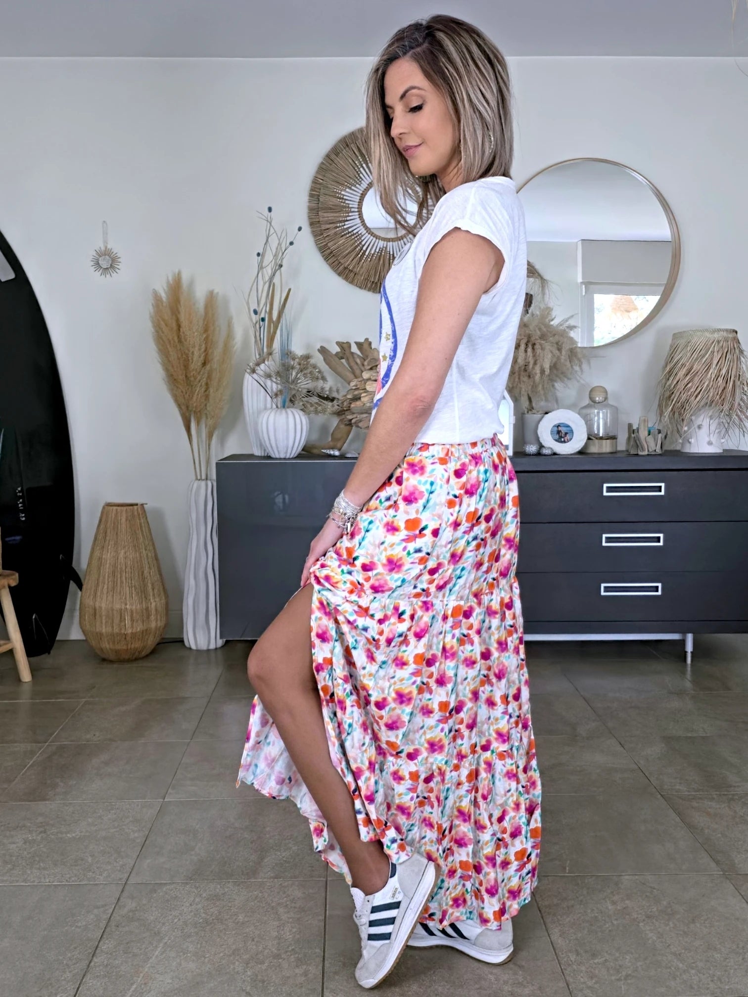 Jupe blanche à imprimé fleuri - 𝐌𝐚𝐫𝐢𝐧𝐚𝟒𝟒𝐟𝐚𝐦𝐢𝐥𝐲