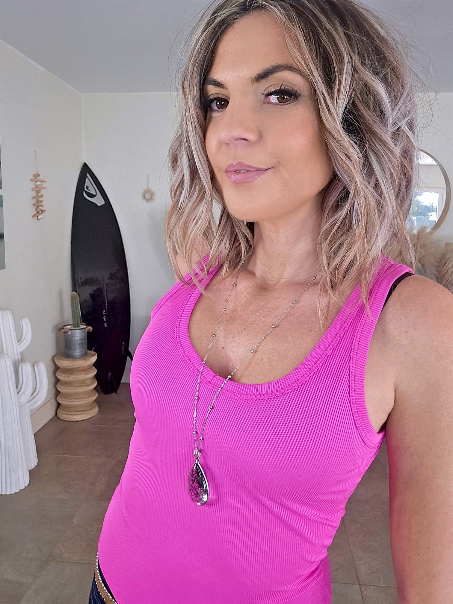 Débardeur rose fuchsia à maille côtelée - 𝐌𝐚𝐫𝐢𝐧𝐚𝟒𝟒𝐟𝐚𝐦𝐢𝐥𝐲