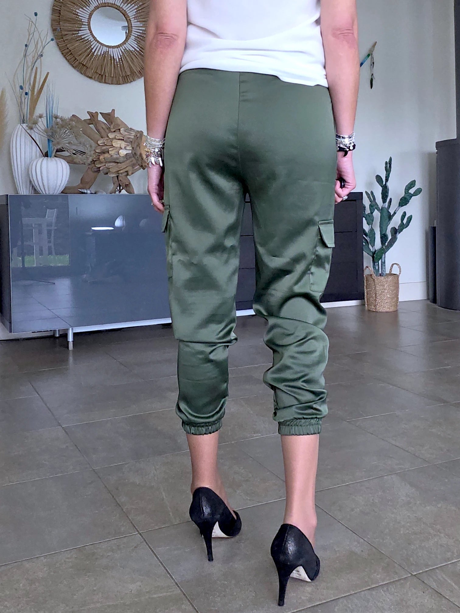 Pantalon cargo satiné kaki