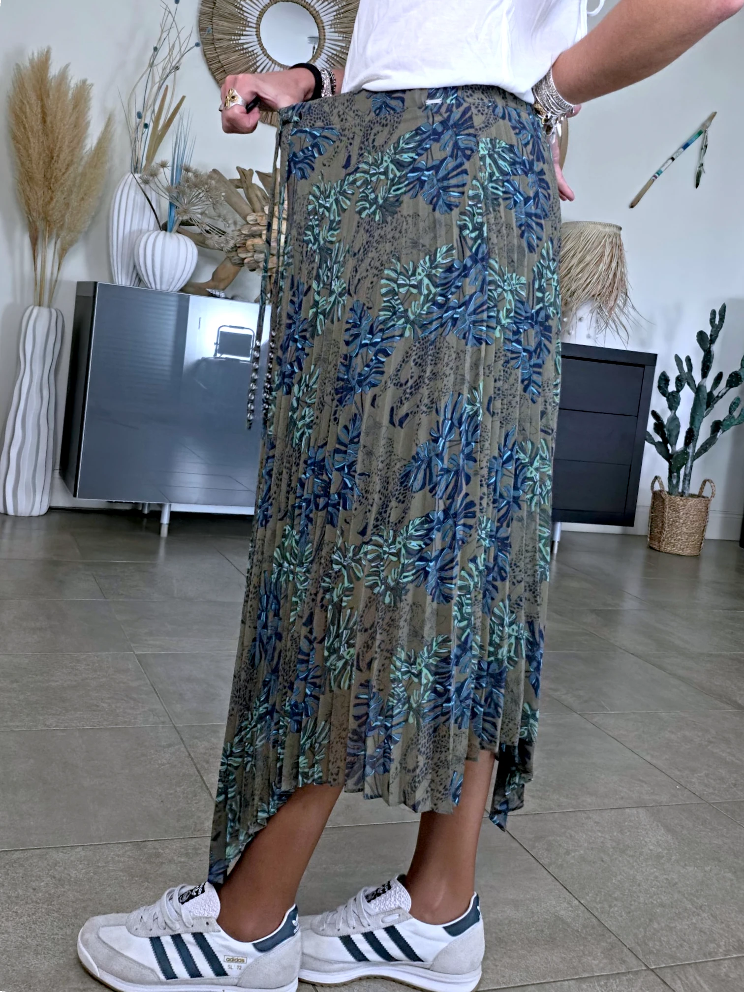 Jupe asymétrique kaki à imprimé - 𝐌𝐚𝐫𝐢𝐧𝐚𝟒𝟒𝐟𝐚𝐦𝐢𝐥𝐲