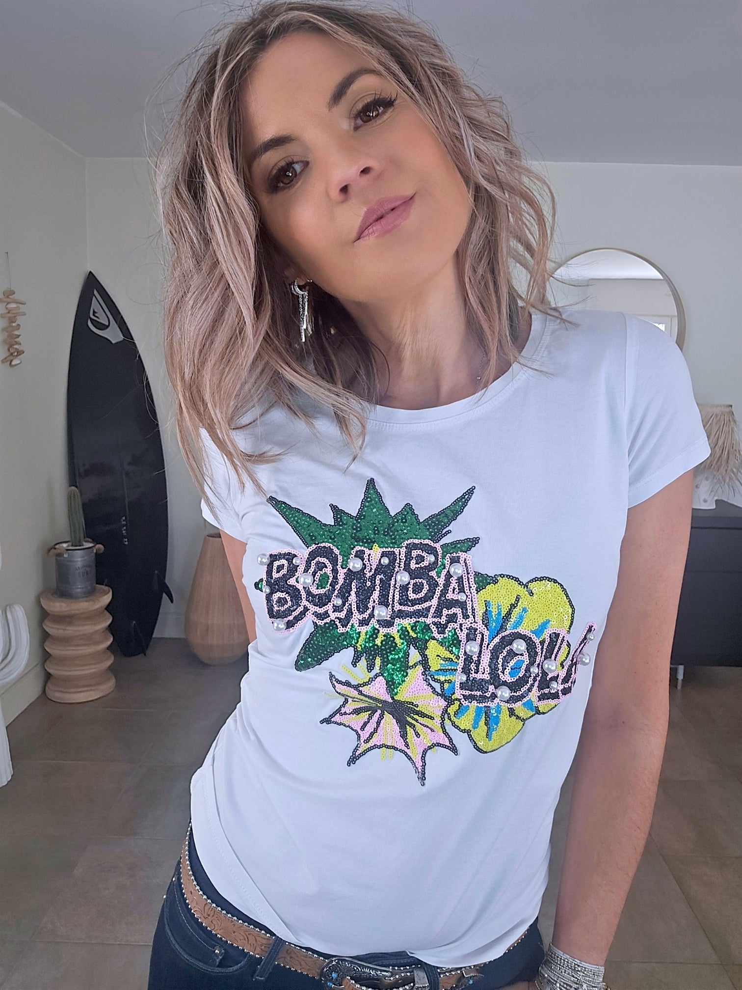T-shirt blanc Bomba Lol - 𝐌𝐚𝐫𝐢𝐧𝐚𝟒𝟒𝐟𝐚𝐦𝐢𝐥𝐲