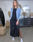 Veste en jean avec inscriptions perlées au dos