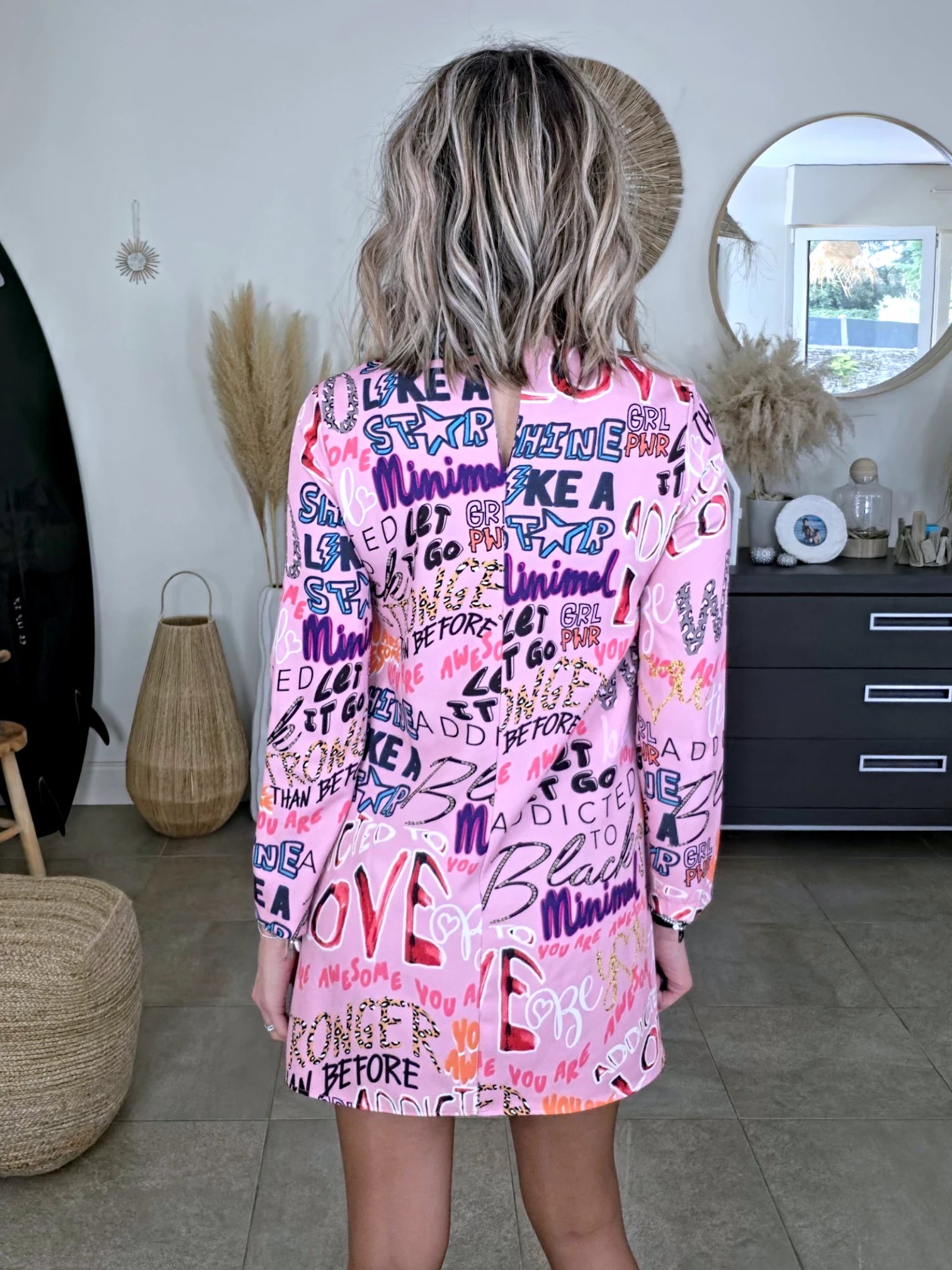 Robe rose à imprimé tags - 𝐌𝐚𝐫𝐢𝐧𝐚𝟒𝟒𝐟𝐚𝐦𝐢𝐥𝐲