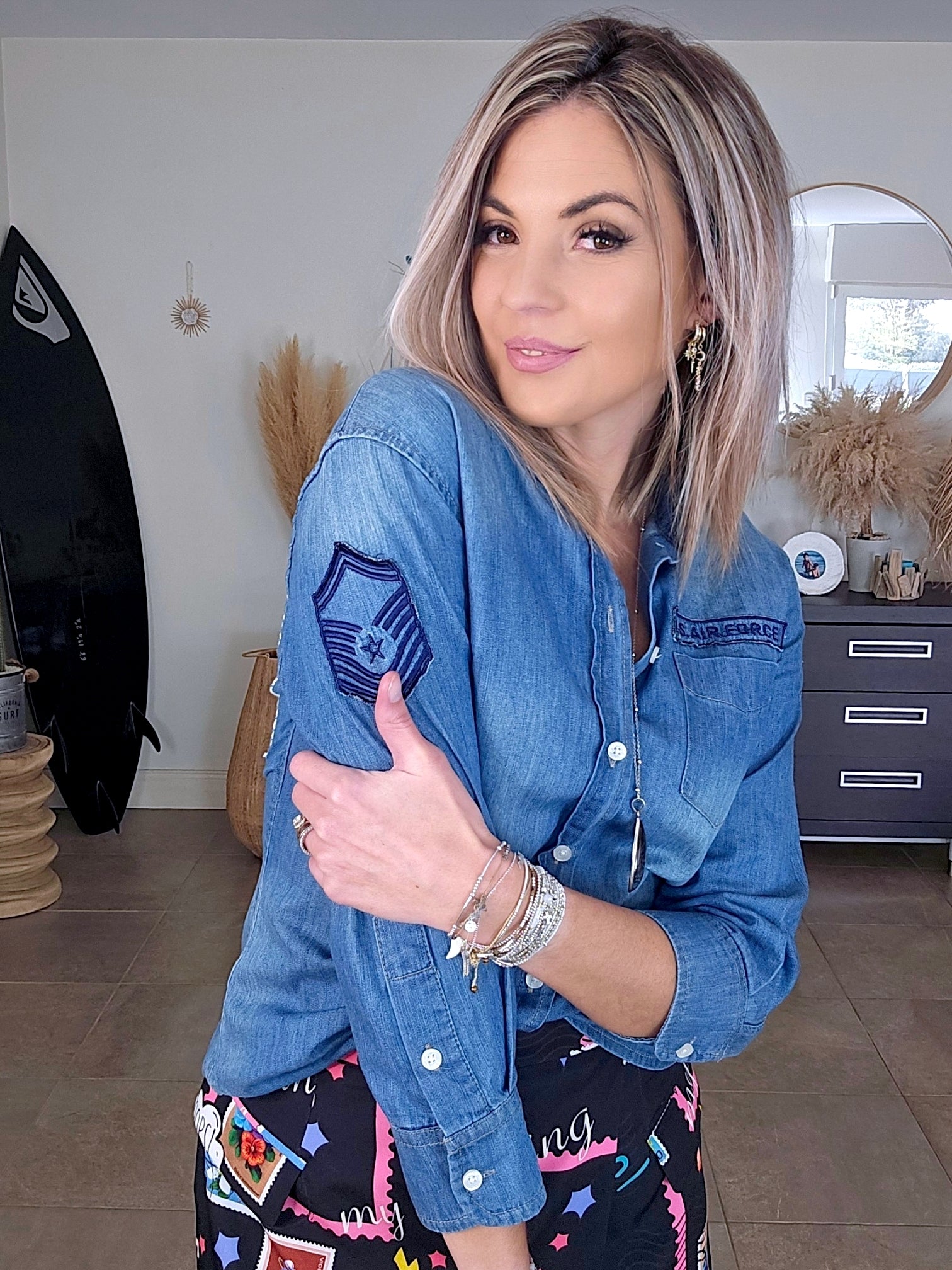 Chemise en jean headshot - 𝐌𝐚𝐫𝐢𝐧𝐚𝟒𝟒𝐟𝐚𝐦𝐢𝐥𝐲