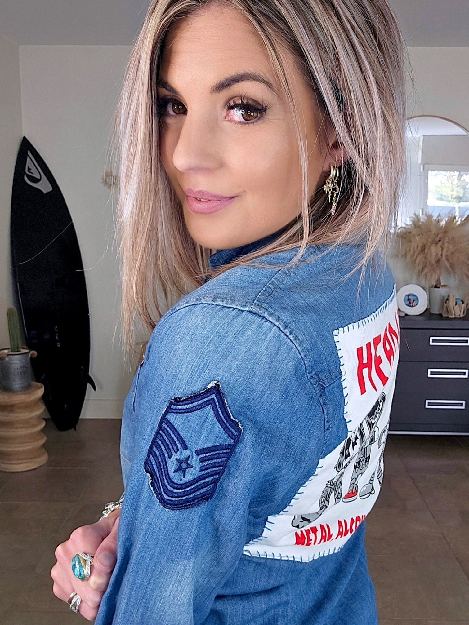 Chemise en jean headshot - 𝐌𝐚𝐫𝐢𝐧𝐚𝟒𝟒𝐟𝐚𝐦𝐢𝐥𝐲