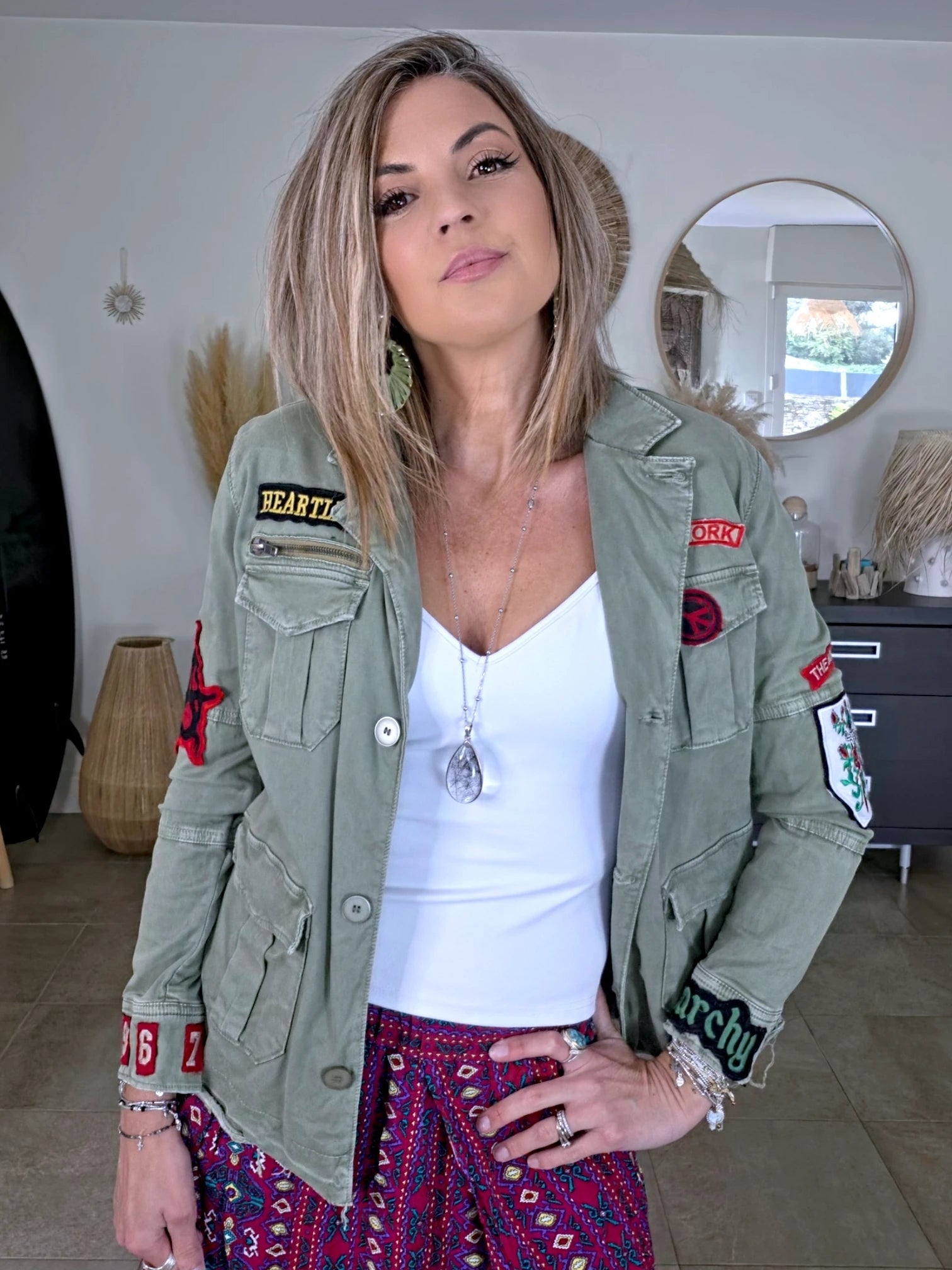 Veste saharienne kaki-beige customisée