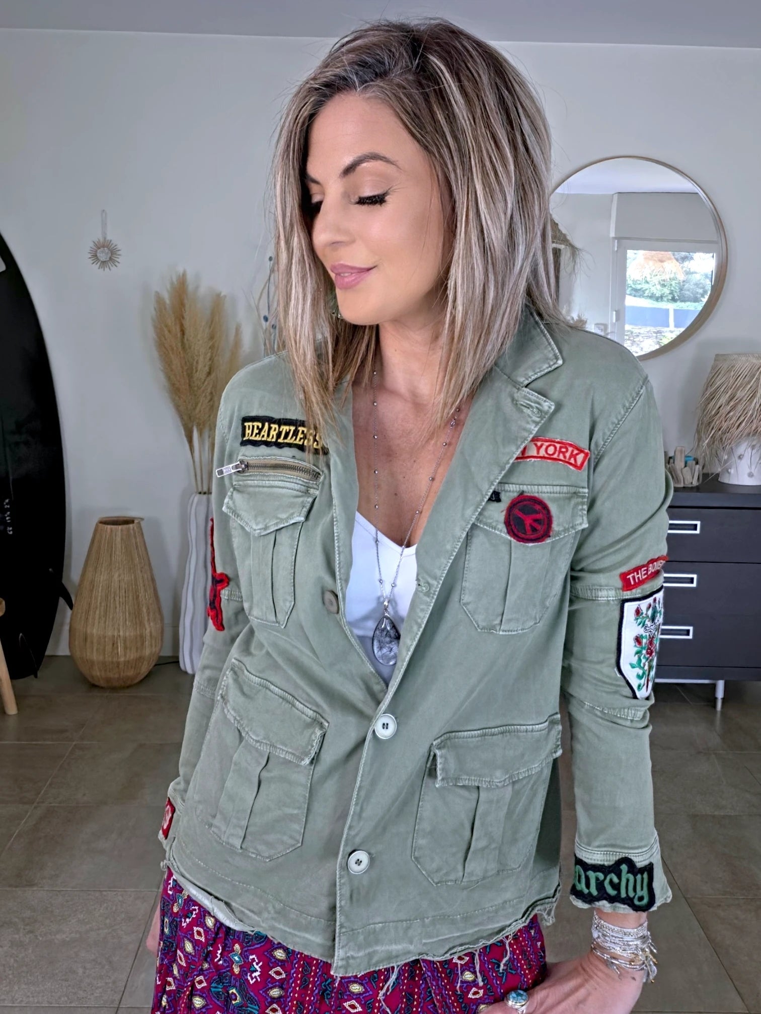 Veste saharienne kaki-beige customisée