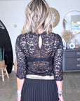 Haut en dentelle noire