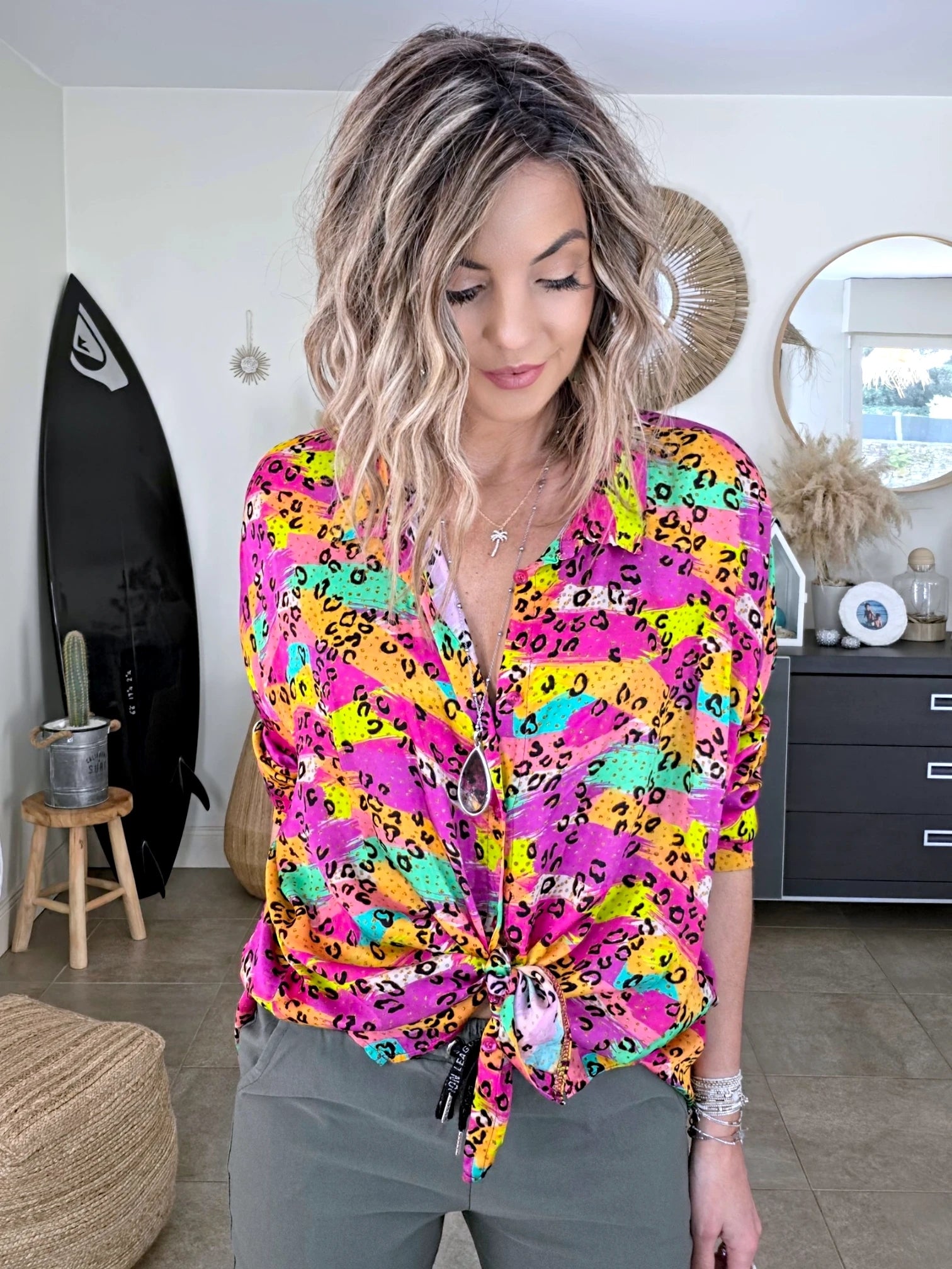 Chemise fluo à imprimé léopard - 𝐌𝐚𝐫𝐢𝐧𝐚𝟒𝟒𝐟𝐚𝐦𝐢𝐥𝐲