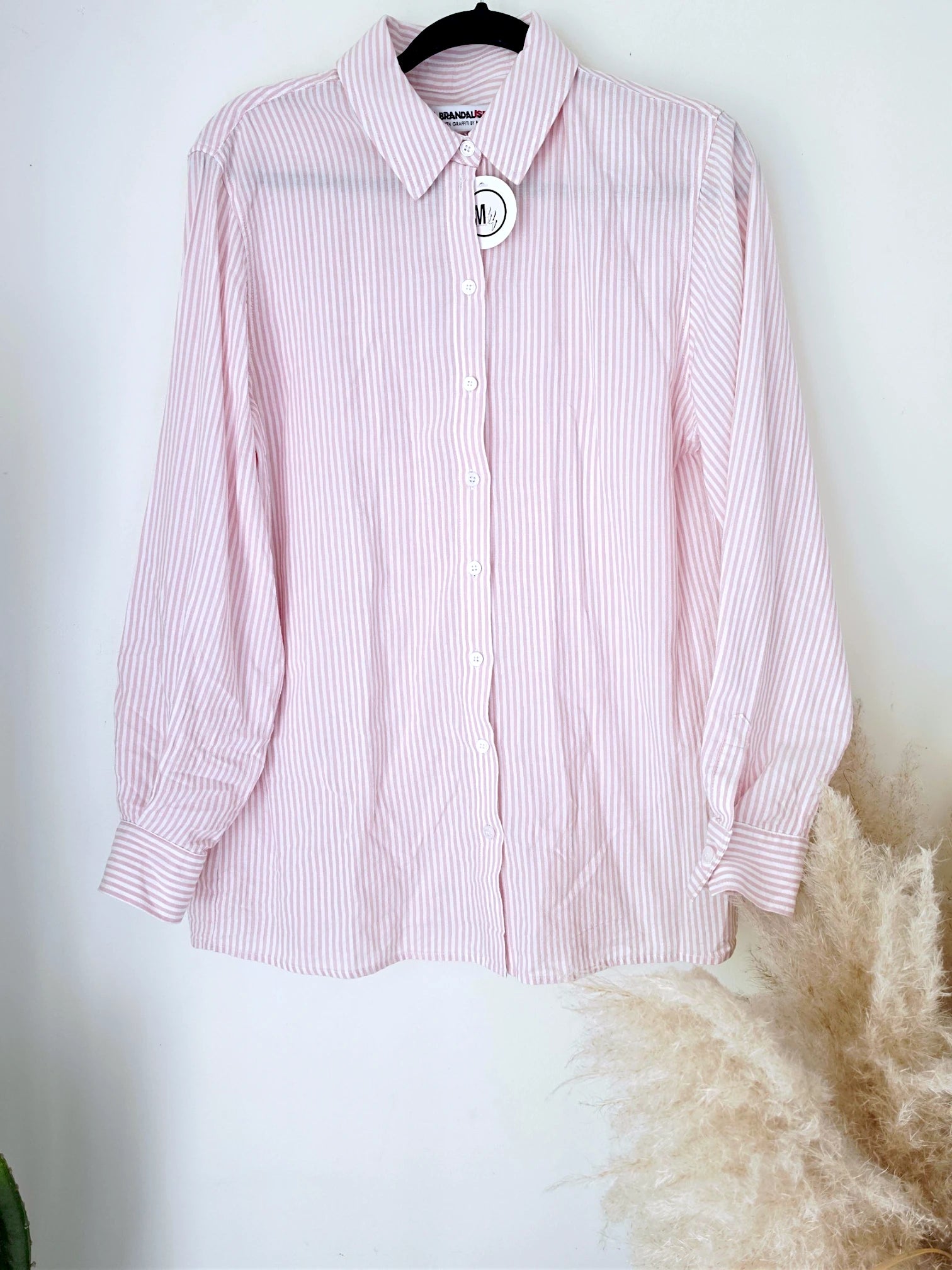 Chemise rayée rose à inscription au dos