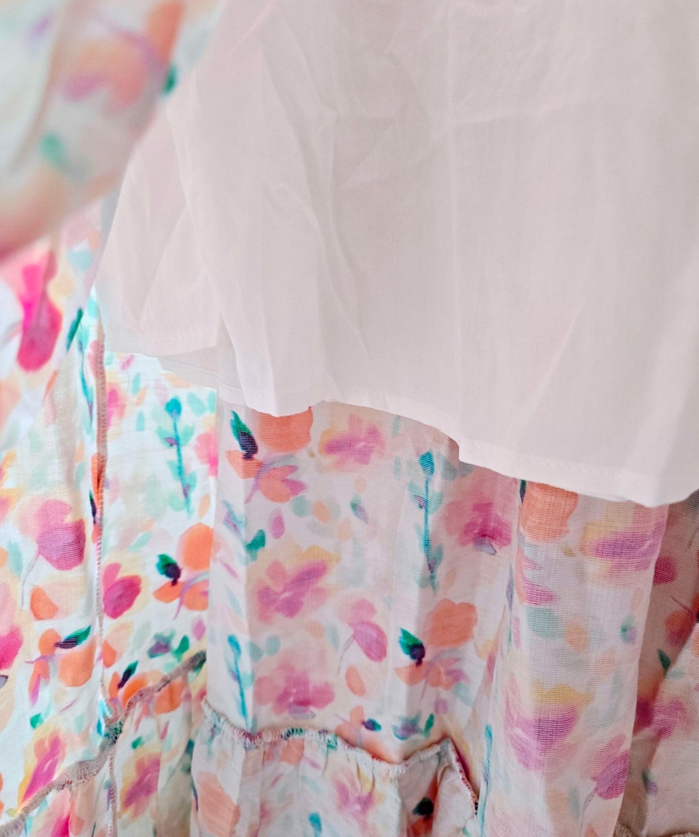Jupe blanche à imprimé fleuri - 𝐌𝐚𝐫𝐢𝐧𝐚𝟒𝟒𝐟𝐚𝐦𝐢𝐥𝐲