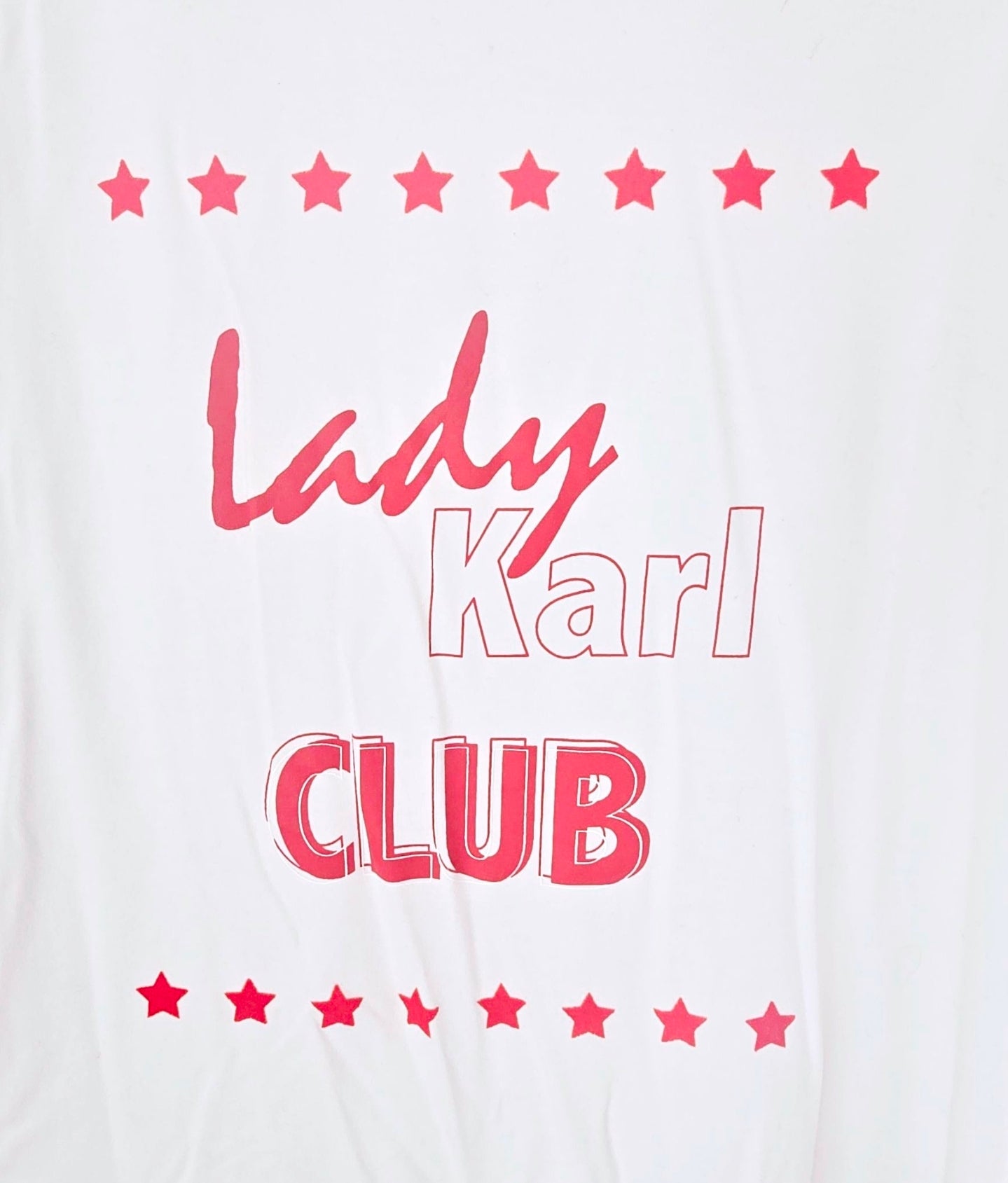 T-shirt blanc à inscriptions rouges - 𝐌𝐚𝐫𝐢𝐧𝐚𝟒𝟒𝐟𝐚𝐦𝐢𝐥𝐲