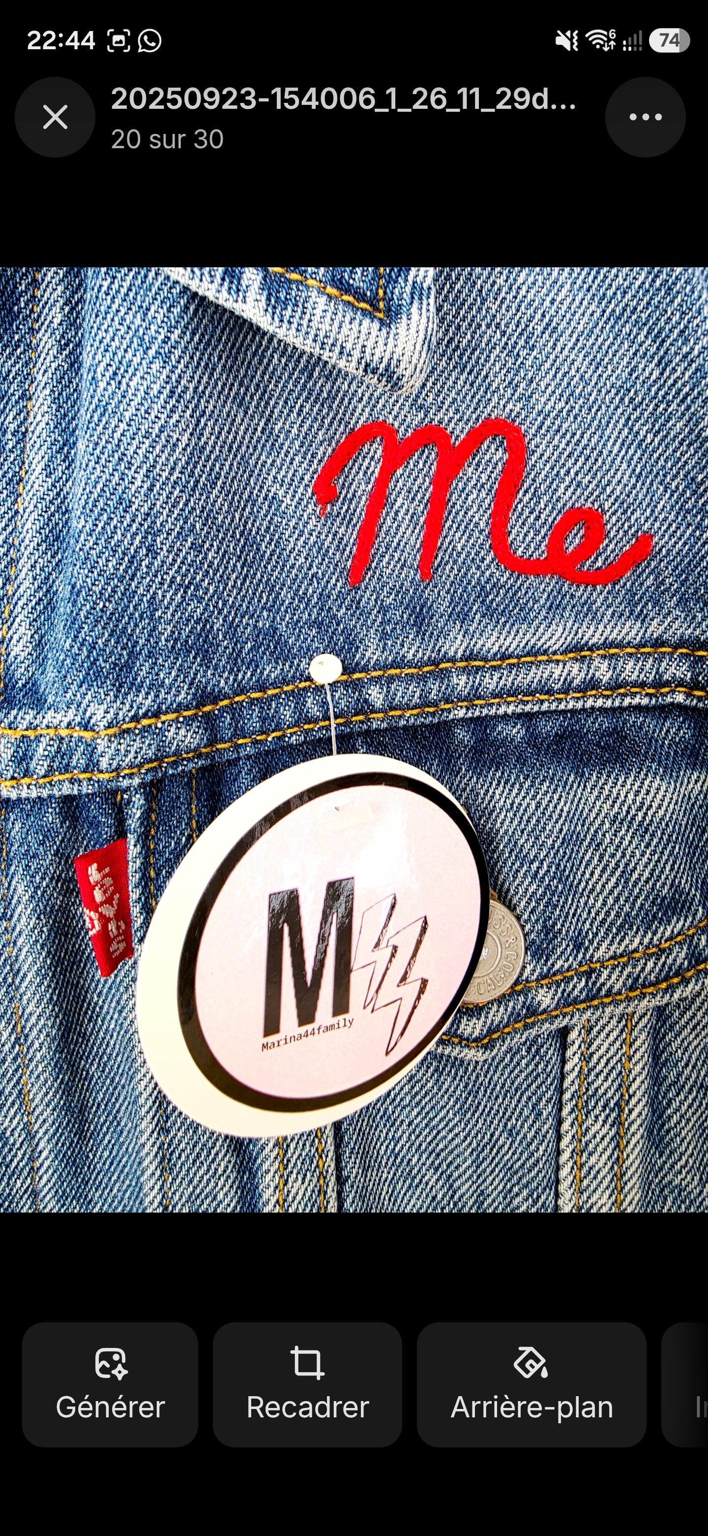 Veste en jean à inscriptions - 𝐌𝐚𝐫𝐢𝐧𝐚𝟒𝟒𝐟𝐚𝐦𝐢𝐥𝐲