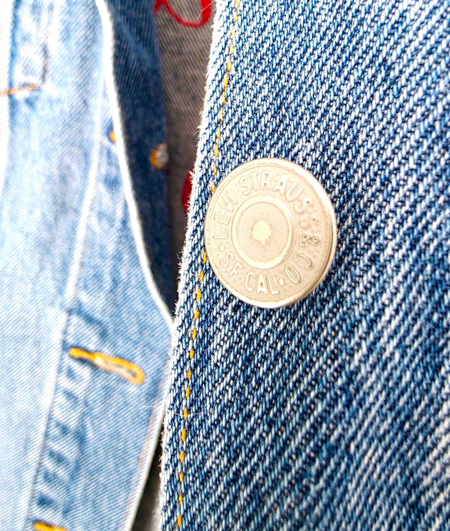 Veste en jean à inscriptions - 𝐌𝐚𝐫𝐢𝐧𝐚𝟒𝟒𝐟𝐚𝐦𝐢𝐥𝐲