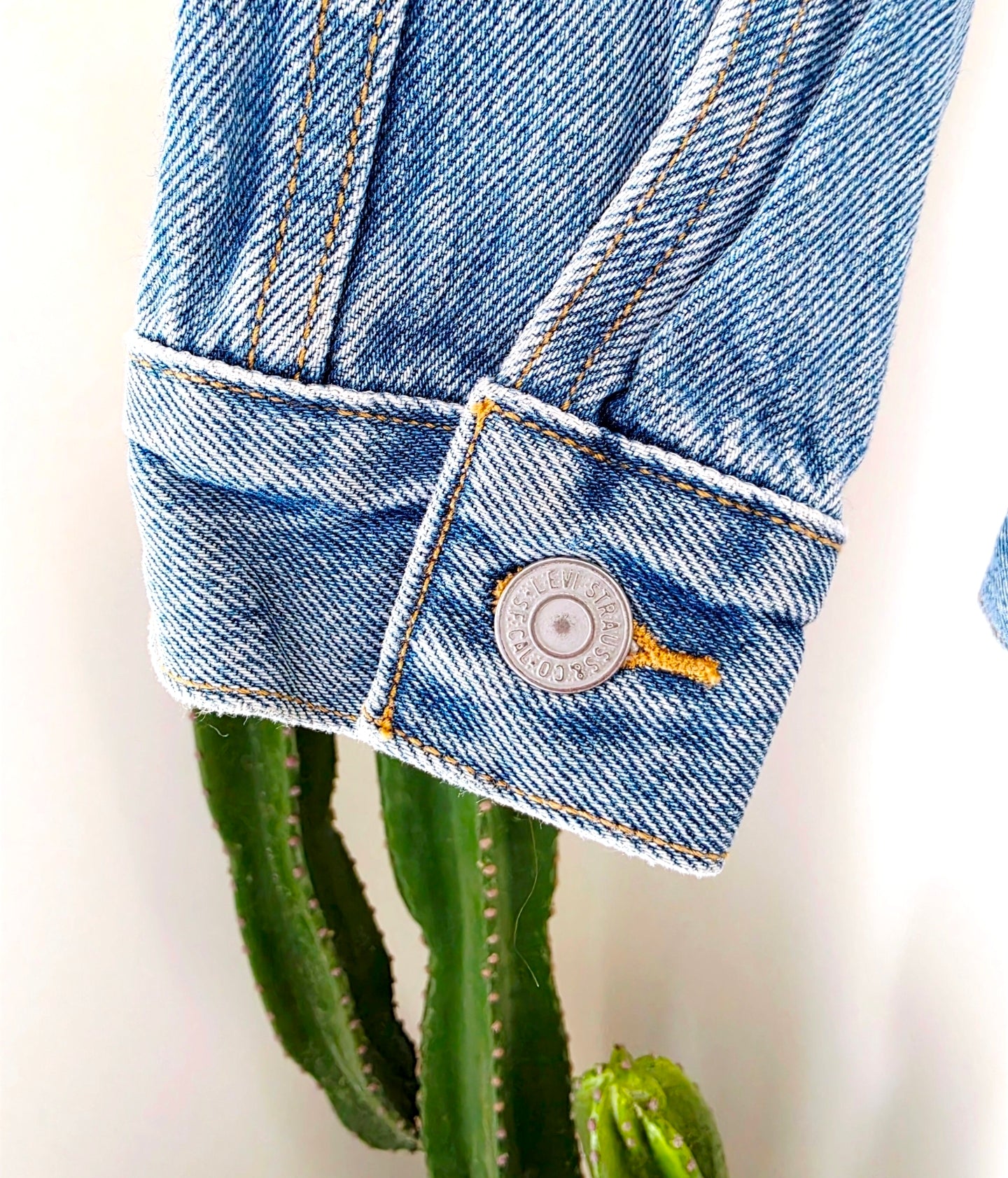 Veste en jean à inscriptions - 𝐌𝐚𝐫𝐢𝐧𝐚𝟒𝟒𝐟𝐚𝐦𝐢𝐥𝐲
