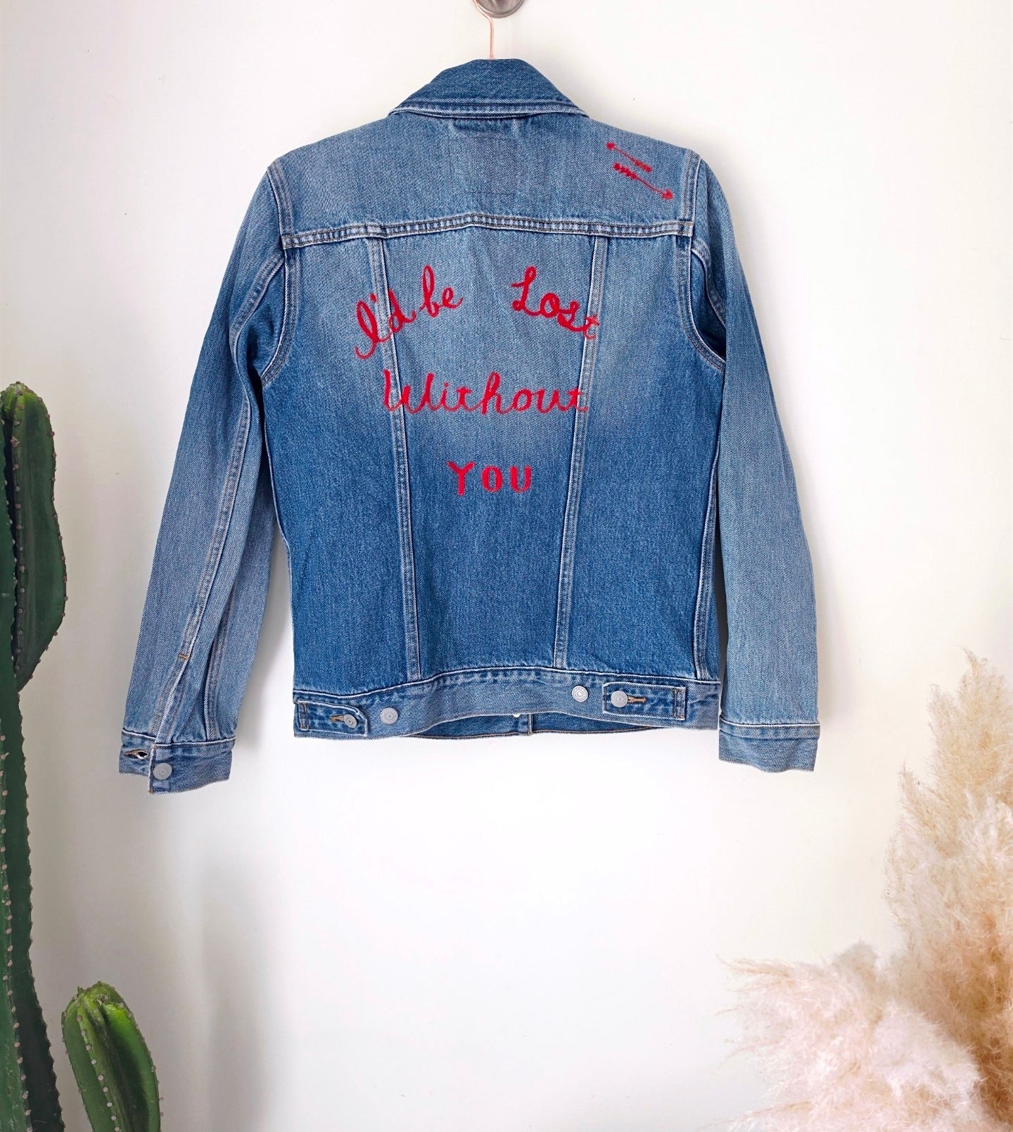 Veste en jean à inscriptions - 𝐌𝐚𝐫𝐢𝐧𝐚𝟒𝟒𝐟𝐚𝐦𝐢𝐥𝐲