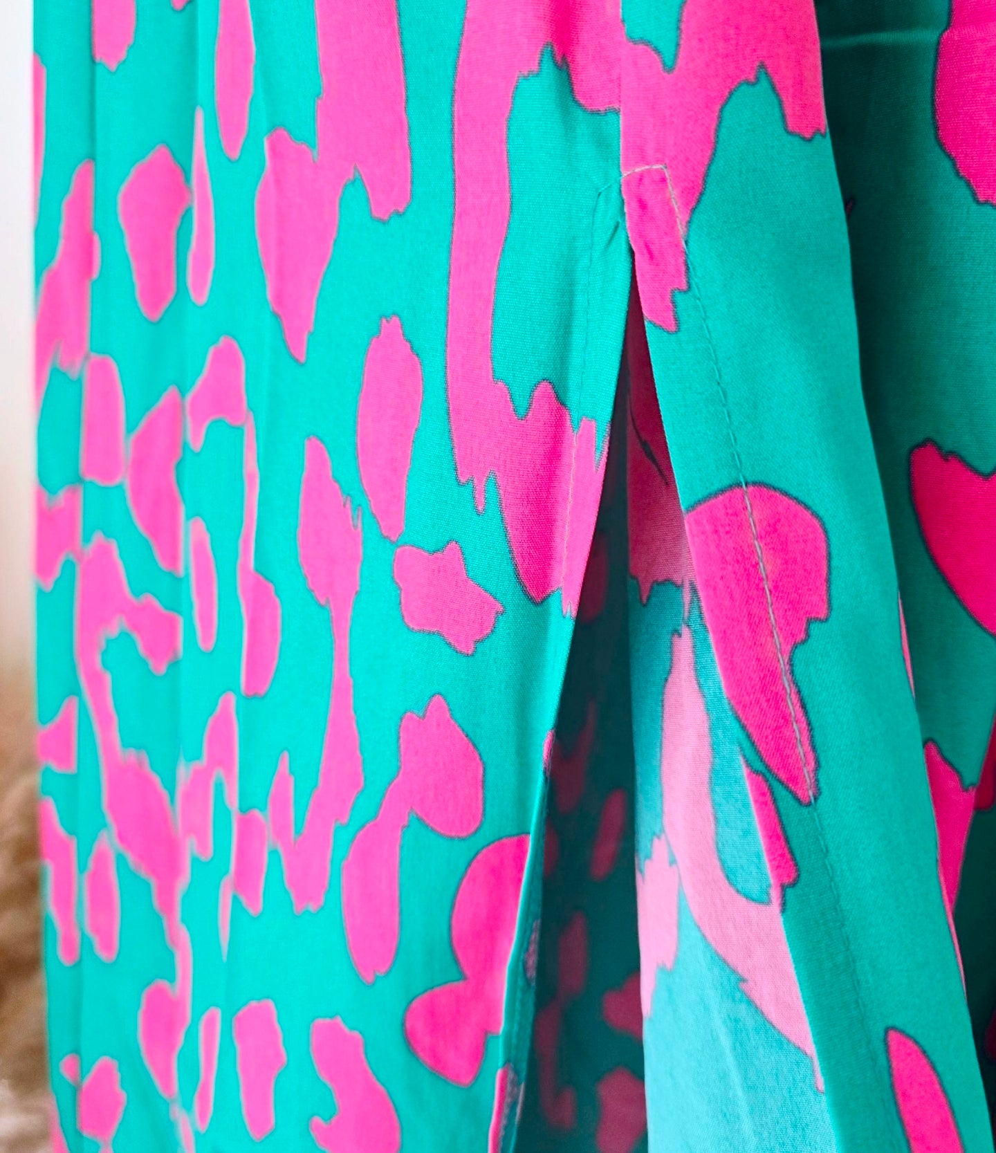 Jupe longue vert menthe à imprimé léopard rose fuchsia