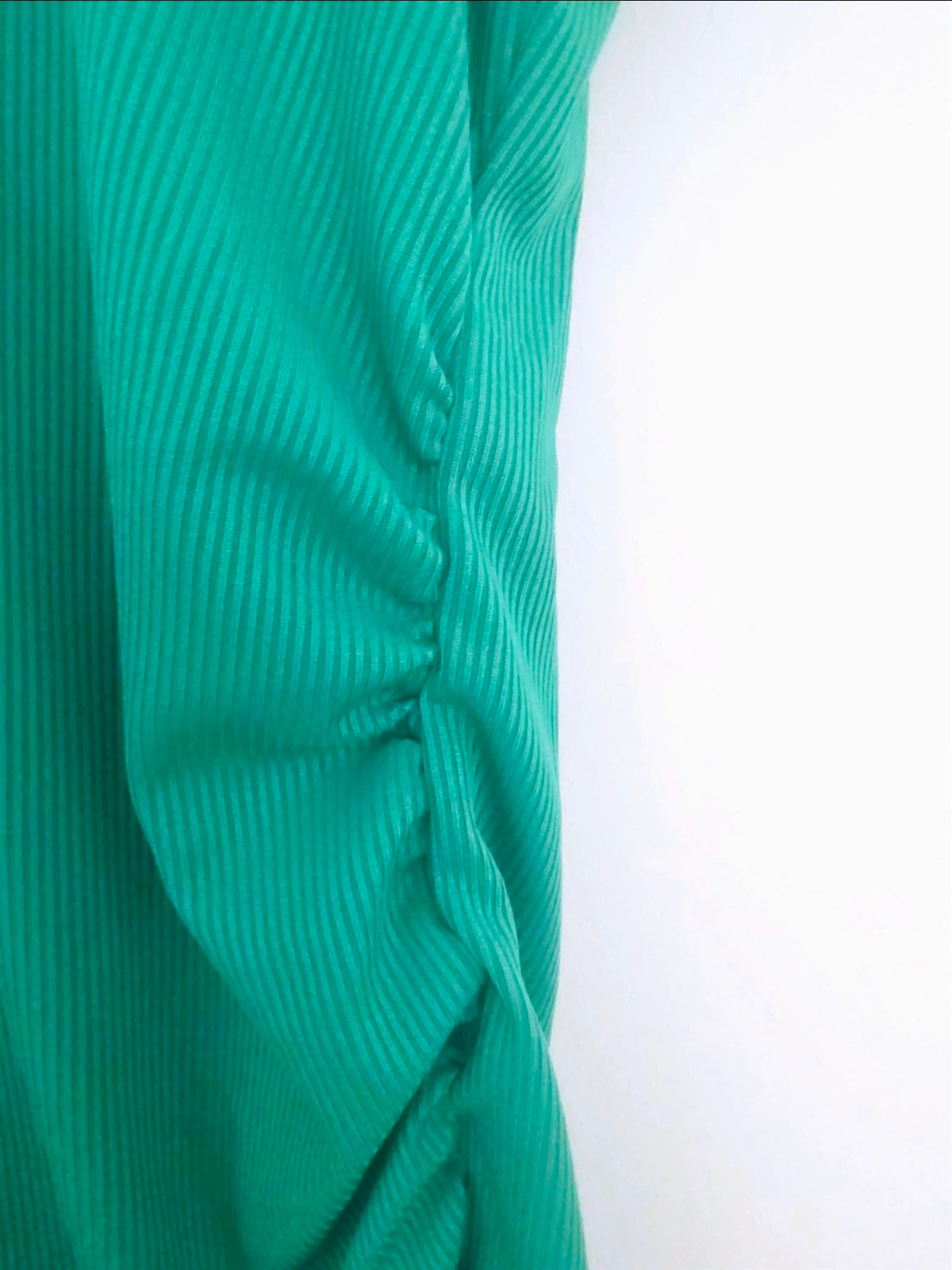 Débardeur vert vif à maille côtelée en lycra - 𝐌𝐚𝐫𝐢𝐧𝐚𝟒𝟒𝐟𝐚𝐦𝐢𝐥𝐲