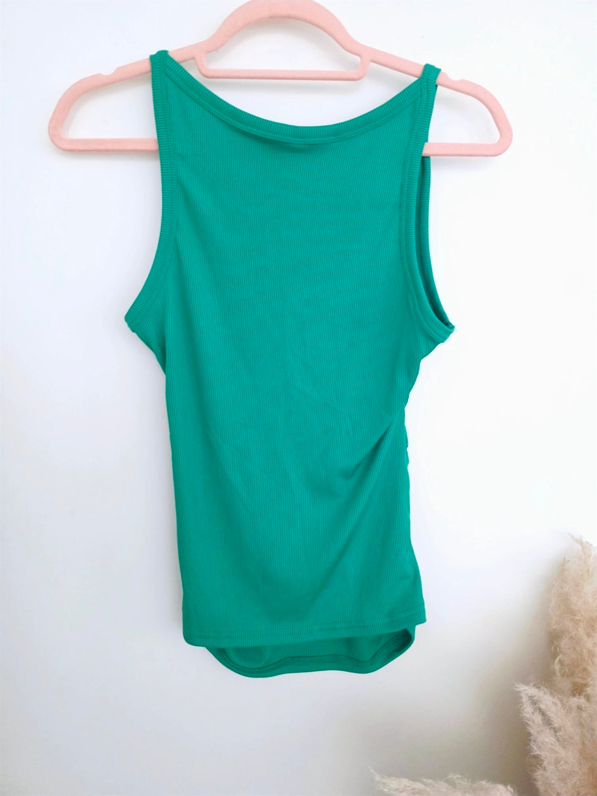Débardeur vert vif à maille côtelée en lycra - 𝐌𝐚𝐫𝐢𝐧𝐚𝟒𝟒𝐟𝐚𝐦𝐢𝐥𝐲