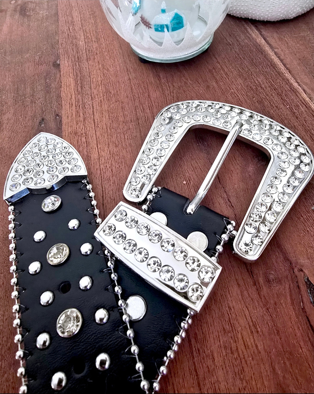 Ceinture noire à clous en strass rock - 𝐌𝐚𝐫𝐢𝐧𝐚𝟒𝟒𝐟𝐚𝐦𝐢𝐥𝐲