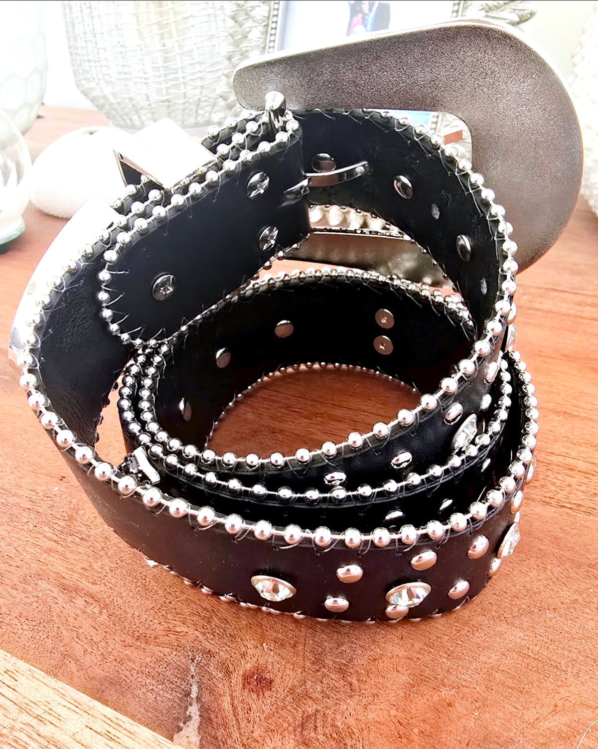 Ceinture noire à clous en strass rock - 𝐌𝐚𝐫𝐢𝐧𝐚𝟒𝟒𝐟𝐚𝐦𝐢𝐥𝐲