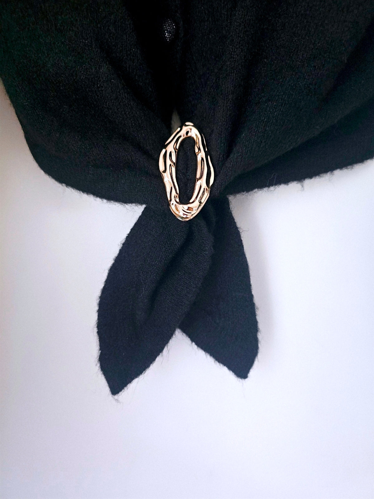 Cardigan noir à maille douce et chaude - 𝐌𝐚𝐫𝐢𝐧𝐚𝟒𝟒𝐟𝐚𝐦𝐢𝐥𝐲
