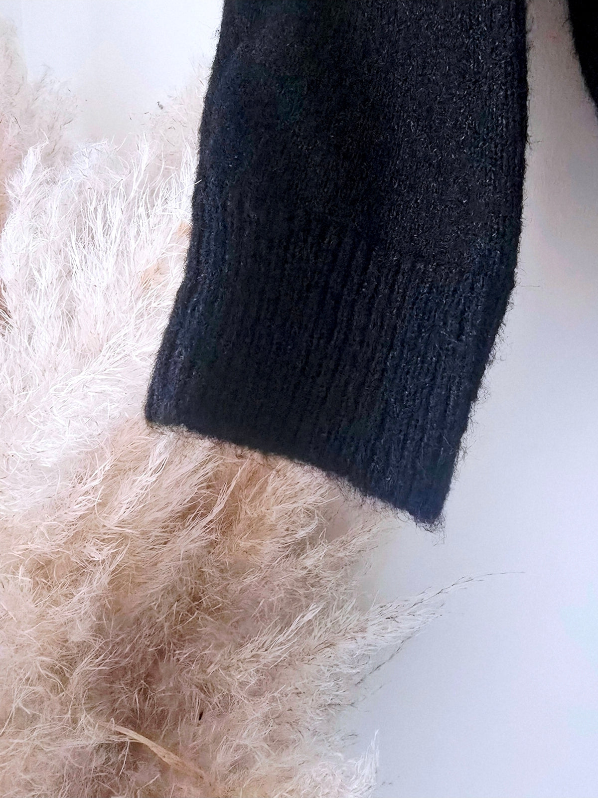Cardigan noir à maille douce et chaude - 𝐌𝐚𝐫𝐢𝐧𝐚𝟒𝟒𝐟𝐚𝐦𝐢𝐥𝐲