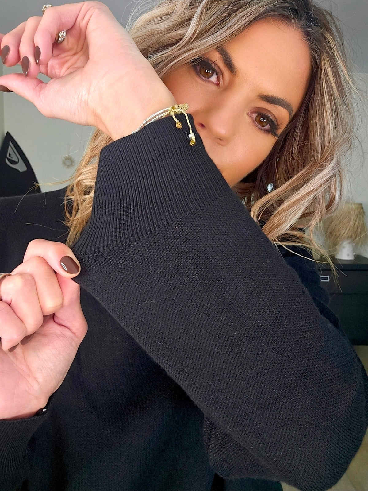 Pull noir à inscriptions au dos - 𝐌𝐚𝐫𝐢𝐧𝐚𝟒𝟒𝐟𝐚𝐦𝐢𝐥𝐲