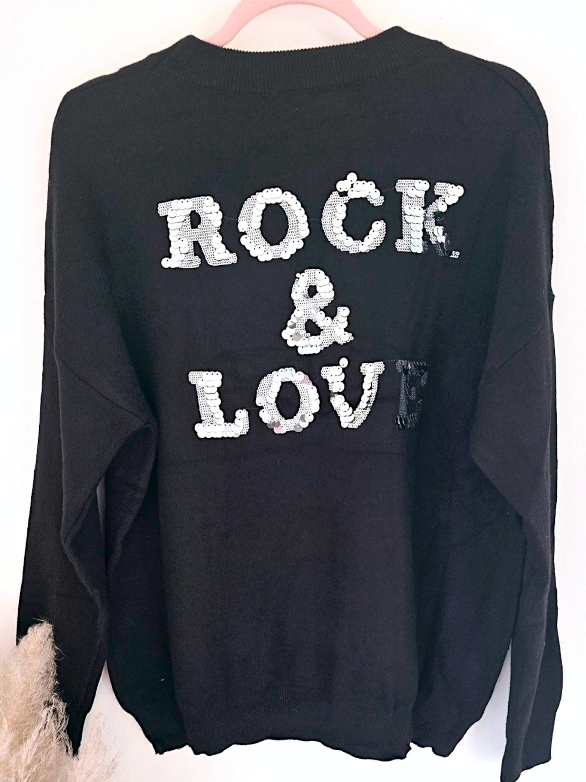 Pull noir à inscriptions au dos - 𝐌𝐚𝐫𝐢𝐧𝐚𝟒𝟒𝐟𝐚𝐦𝐢𝐥𝐲